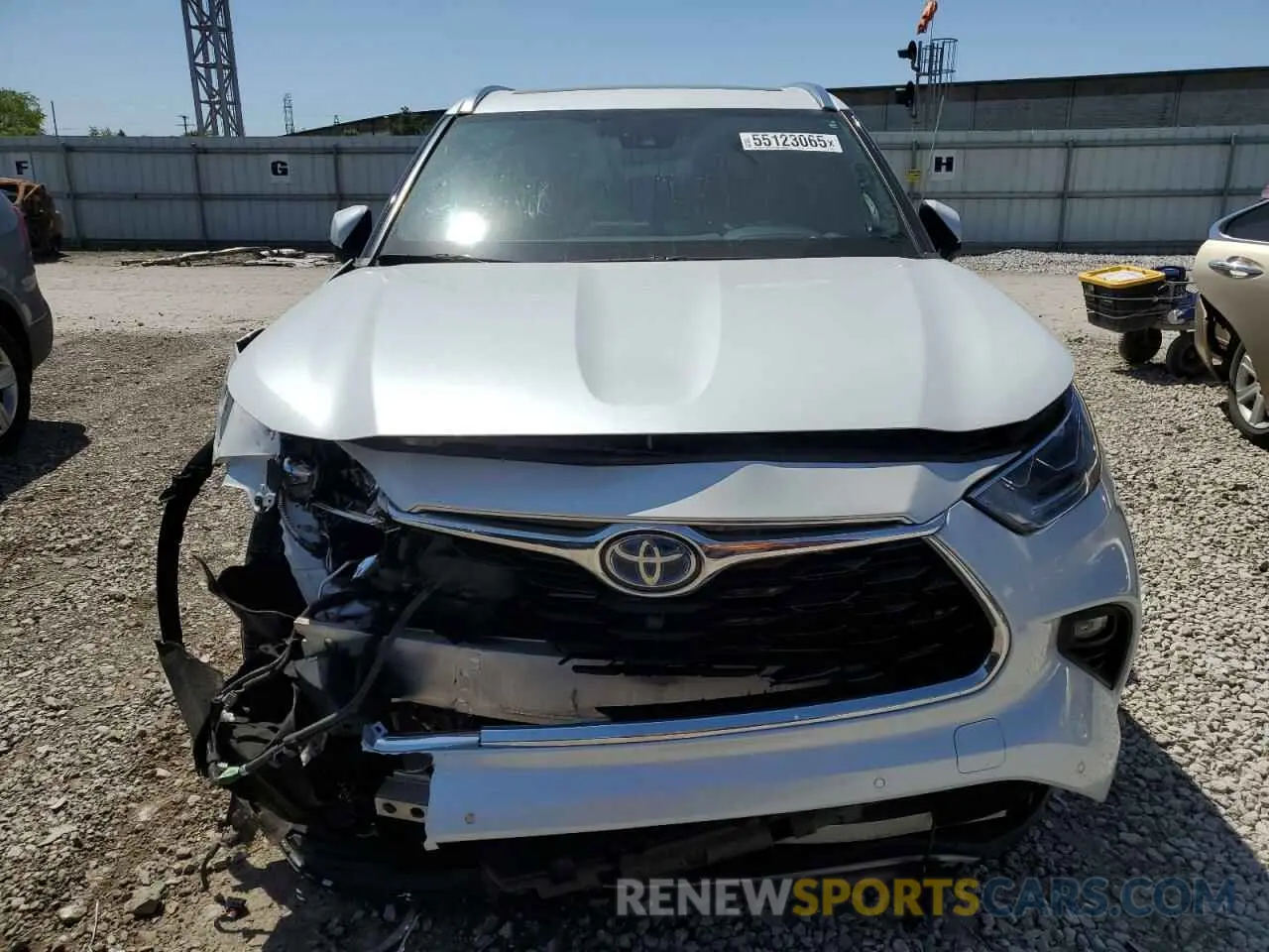 5 Photograph of a damaged car 5TDEBRCH9NS083499 TOYOTA HIGHLANDER 2022