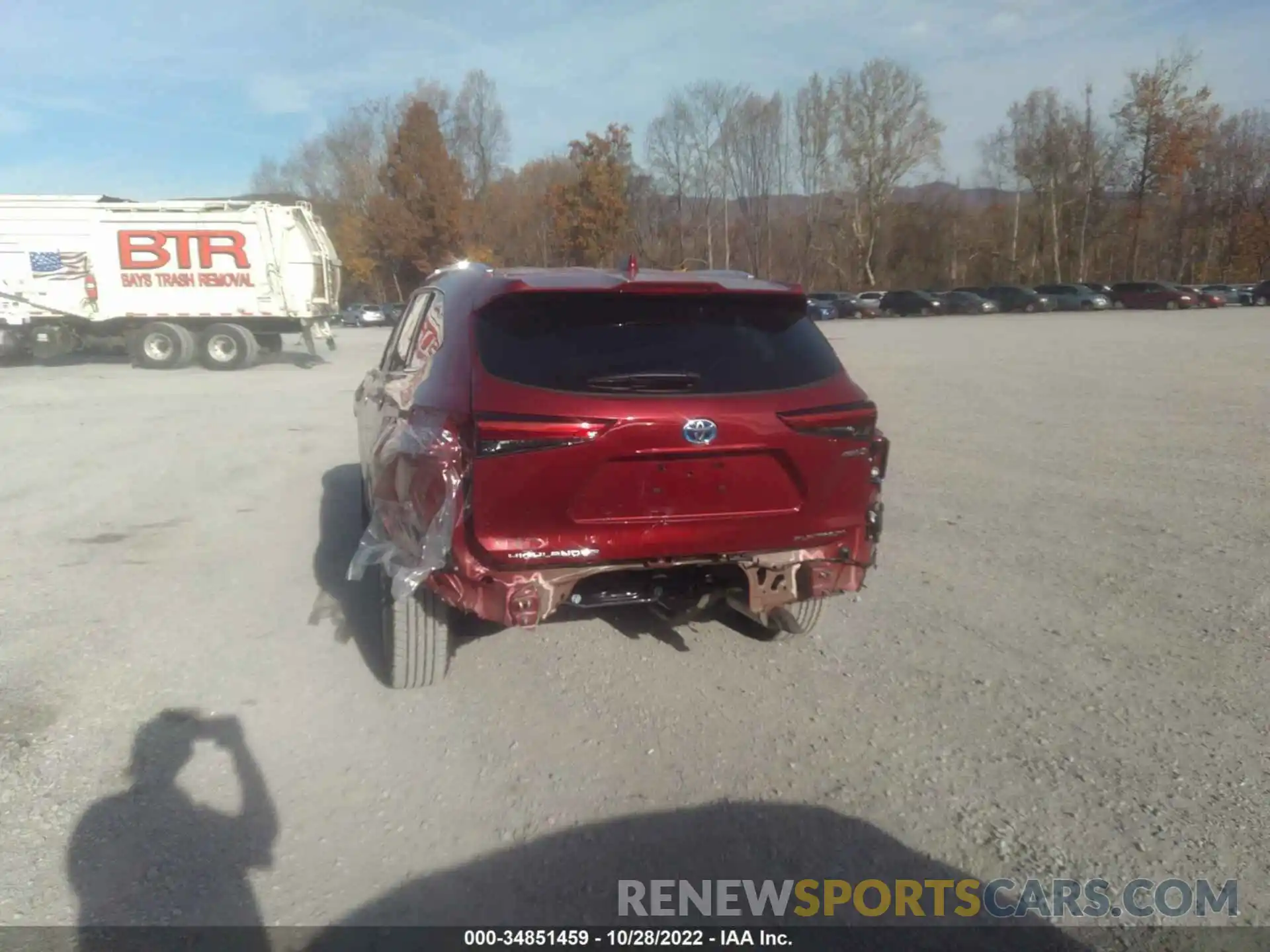 6 Photograph of a damaged car 5TDFARAH5NS014044 TOYOTA HIGHLANDER 2022