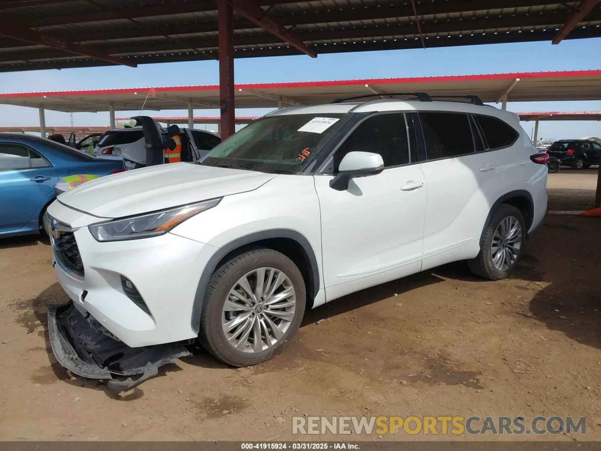 2 Photograph of a damaged car 5TDFARAH5NS014075 TOYOTA HIGHLANDER 2022