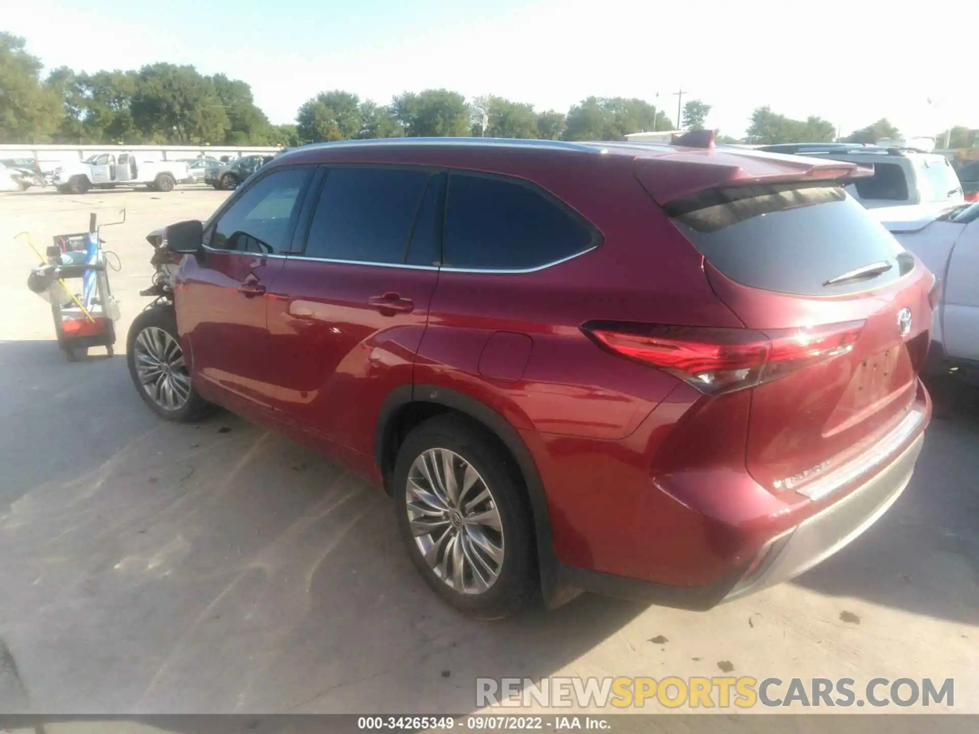 3 Photograph of a damaged car 5TDFZRAH1NS090739 TOYOTA HIGHLANDER 2022