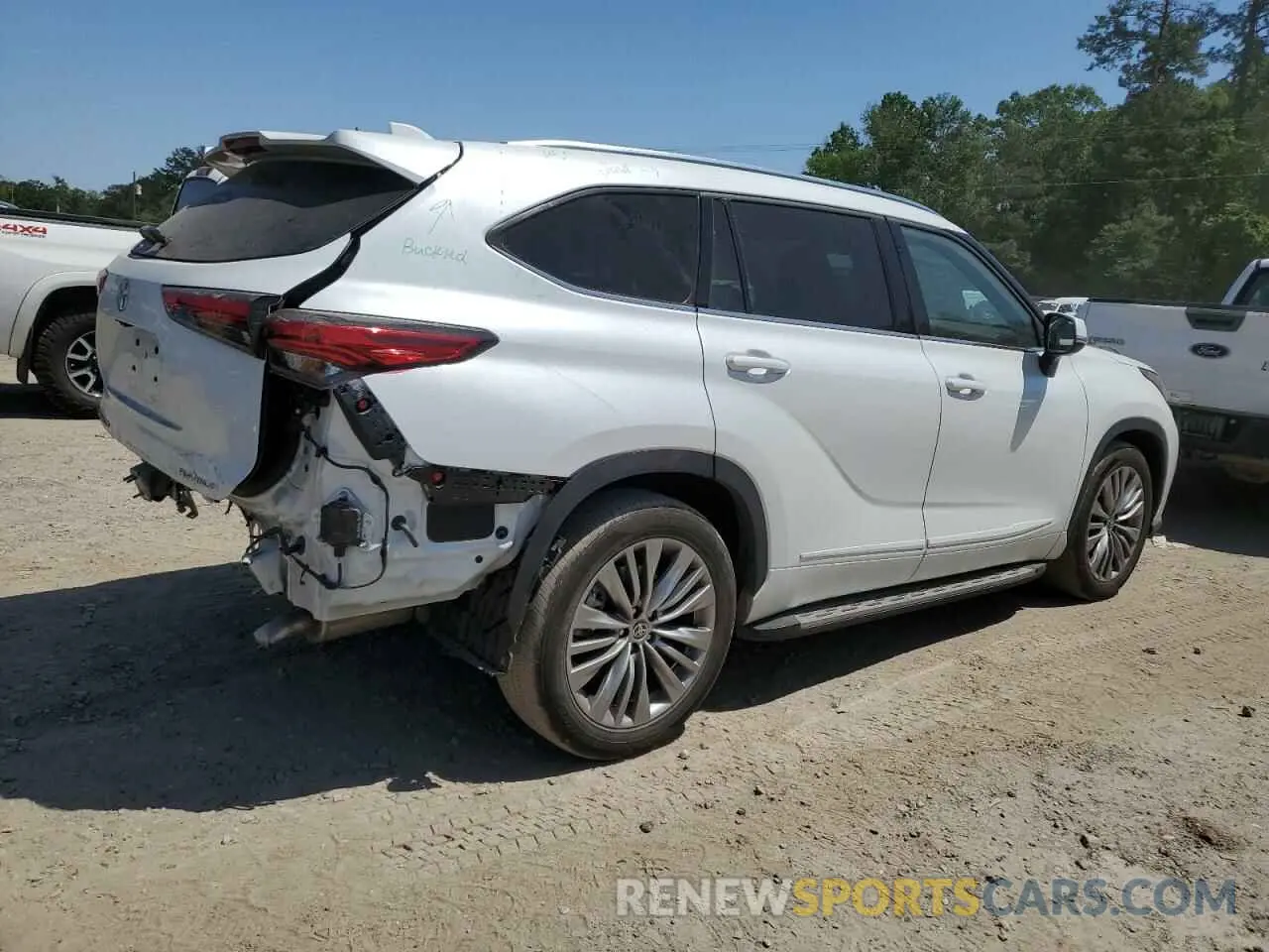 3 Photograph of a damaged car 5TDFZRAH2NS102168 TOYOTA HIGHLANDER 2022