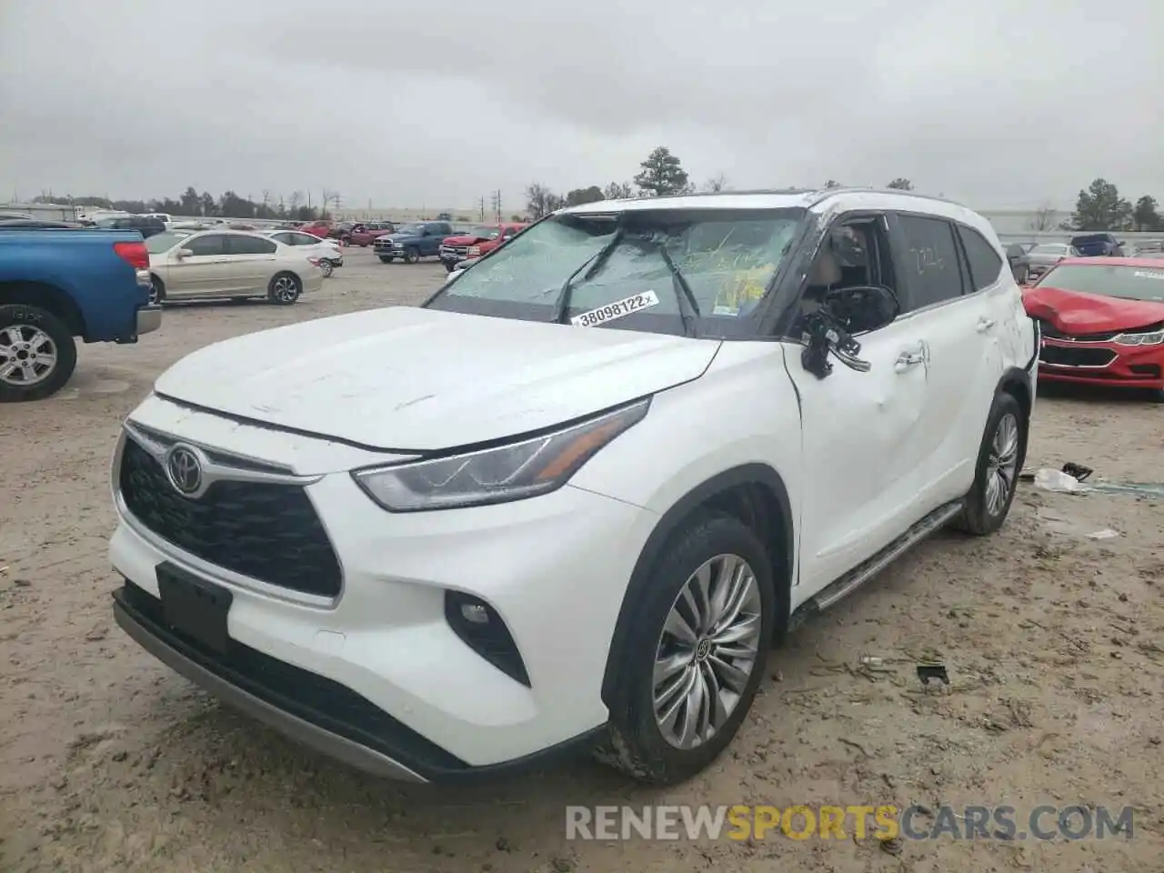 2 Photograph of a damaged car 5TDFZRAH4NS097023 TOYOTA HIGHLANDER 2022