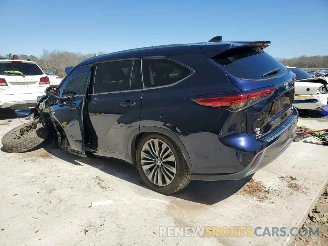 2 Photograph of a damaged car 5TDFZRAHXNS105349 TOYOTA HIGHLANDER 2022