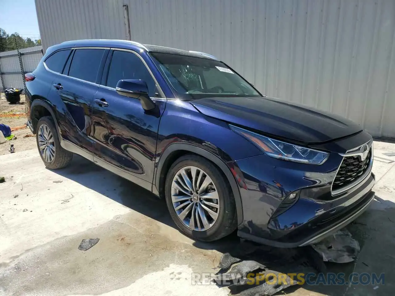 4 Photograph of a damaged car 5TDFZRAHXNS105349 TOYOTA HIGHLANDER 2022