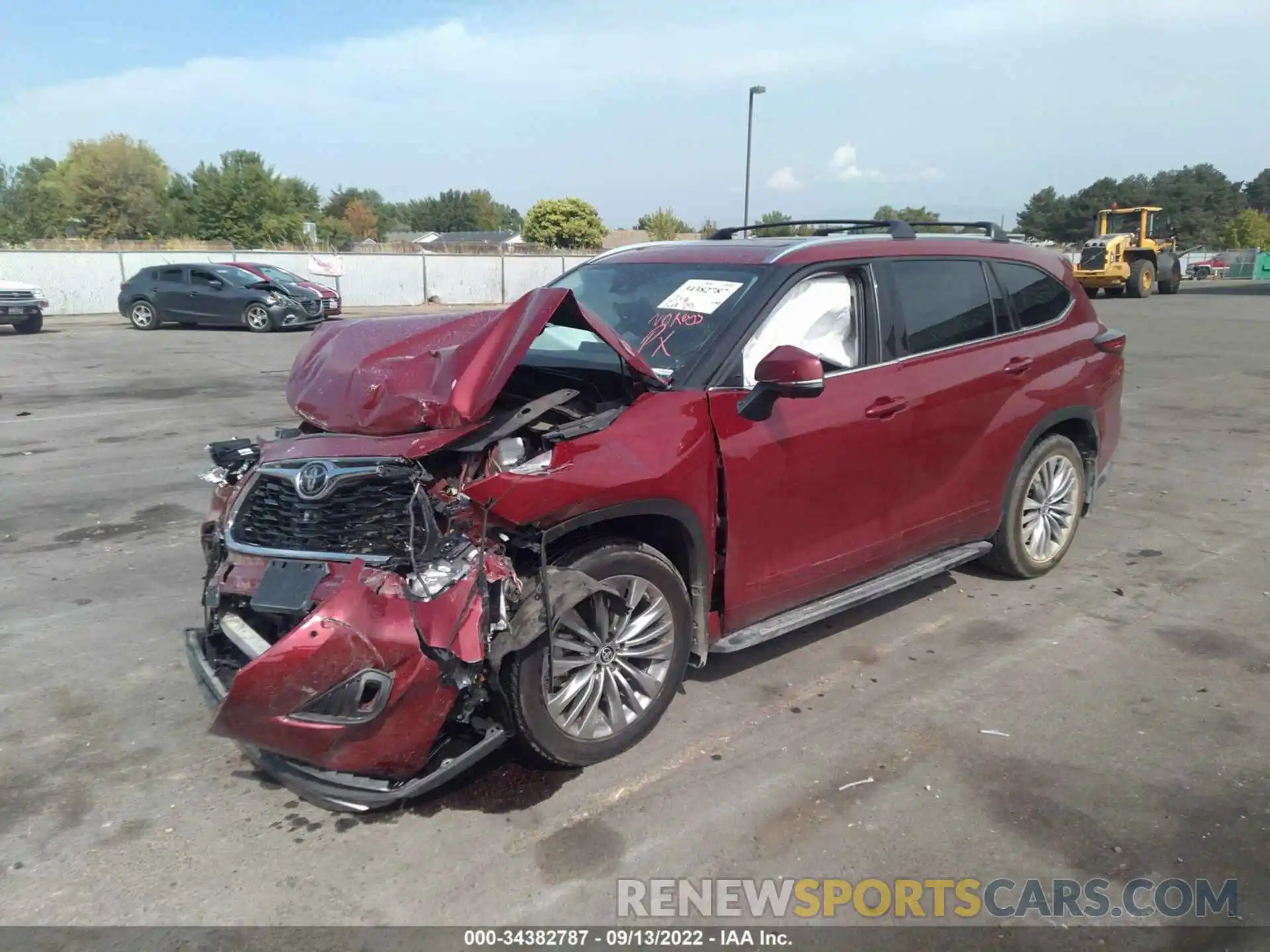 2 Photograph of a damaged car 5TDFZRBH1NS182657 TOYOTA HIGHLANDER 2022