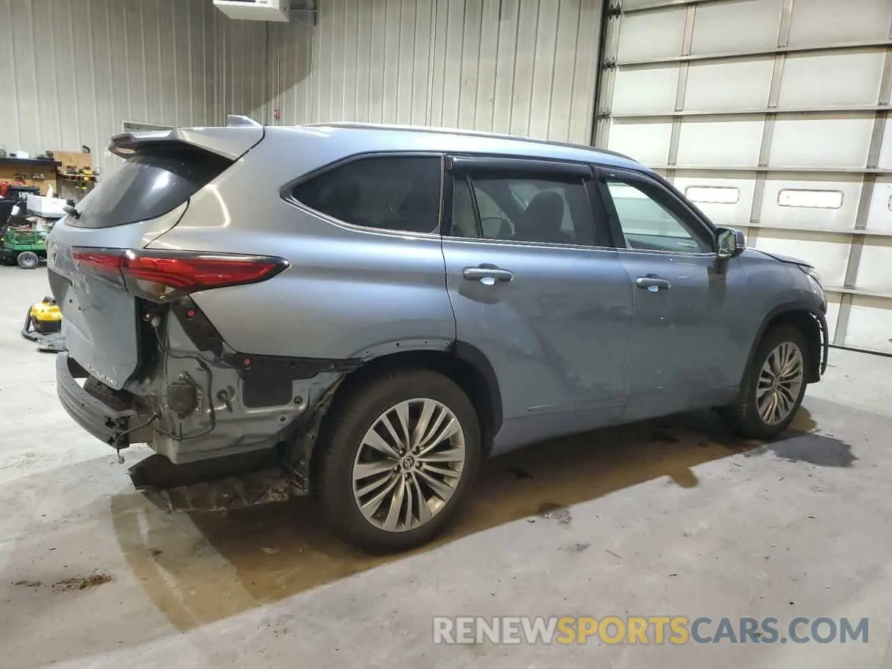 3 Photograph of a damaged car 5TDFZRBH3NS219756 TOYOTA HIGHLANDER 2022