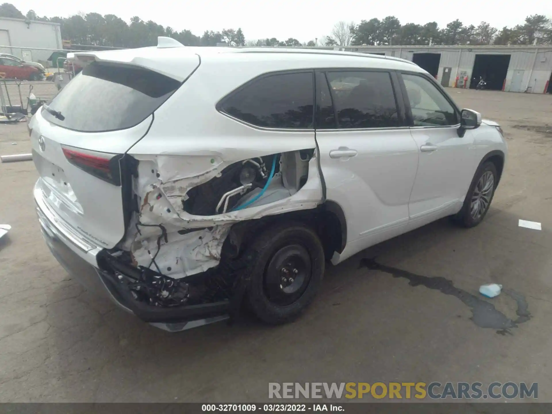 6 Photograph of a damaged car 5TDFZRBH5NS174254 TOYOTA HIGHLANDER 2022