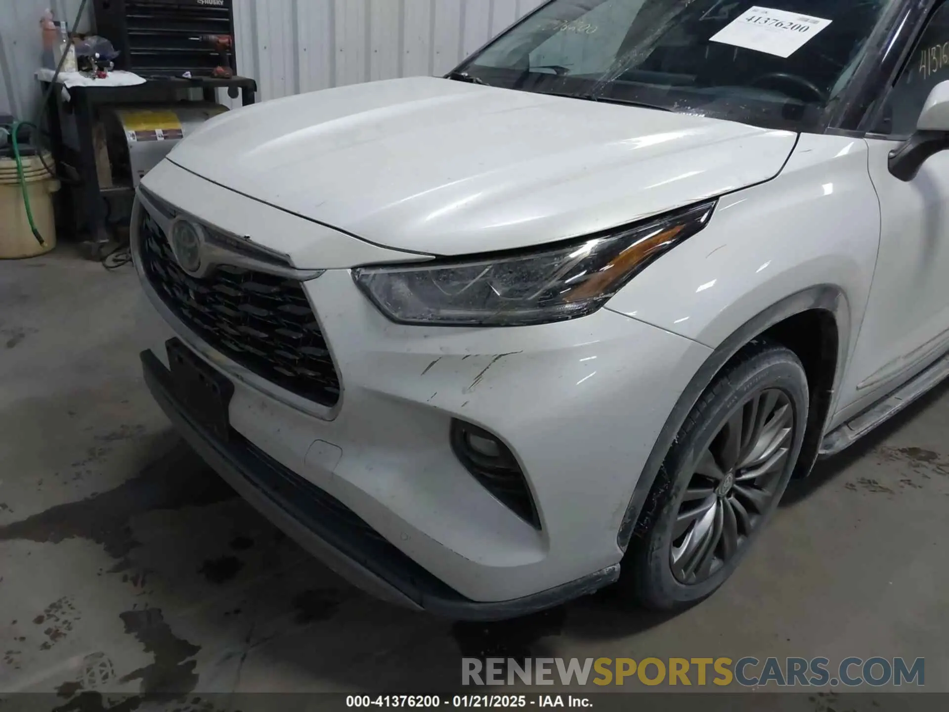 6 Photograph of a damaged car 5TDFZRBH5NS203414 TOYOTA HIGHLANDER 2022