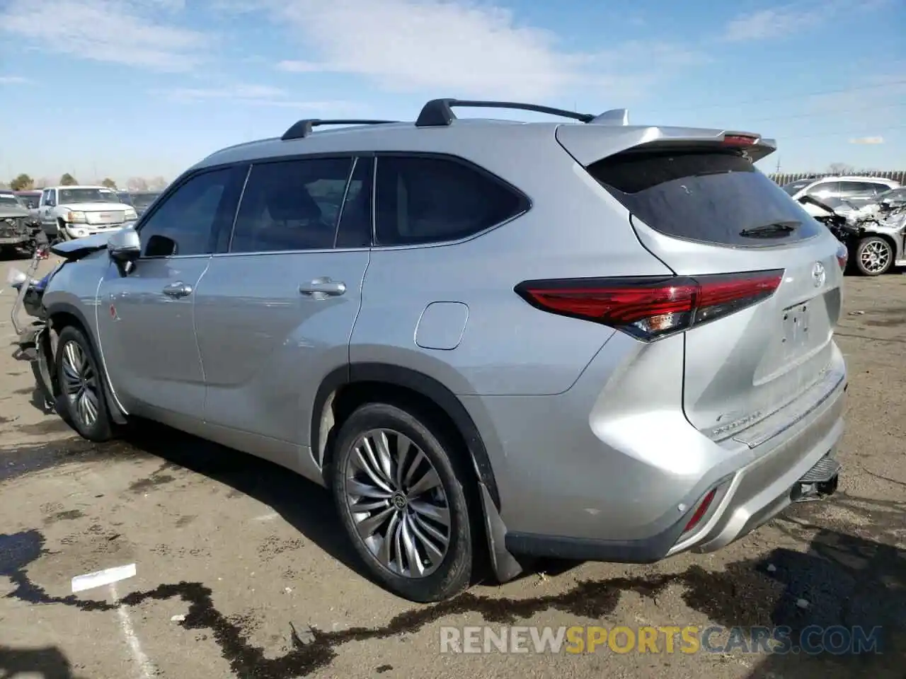 2 Photograph of a damaged car 5TDFZRBH7NS180282 TOYOTA HIGHLANDER 2022