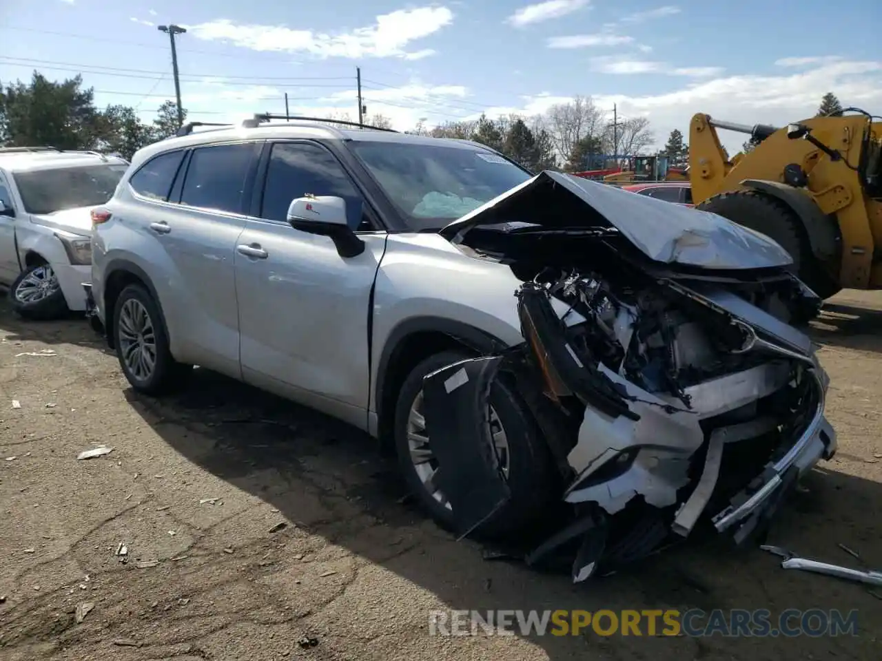 4 Photograph of a damaged car 5TDFZRBH7NS180282 TOYOTA HIGHLANDER 2022