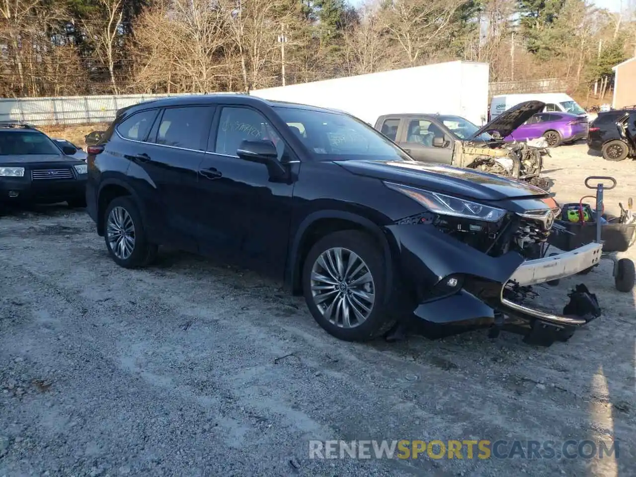 4 Photograph of a damaged car 5TDFZRBH8NS166696 TOYOTA HIGHLANDER 2022