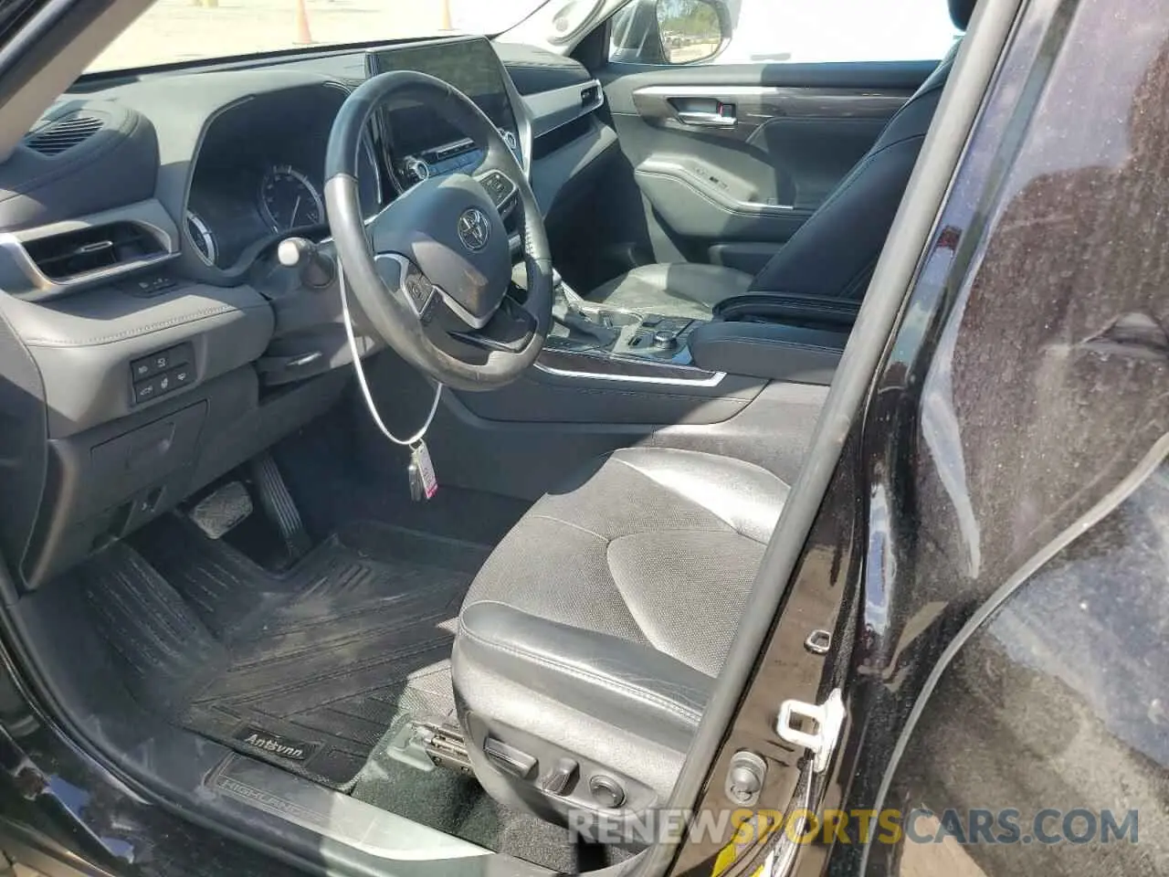 7 Photograph of a damaged car 5TDFZRBH8NS183062 TOYOTA HIGHLANDER 2022