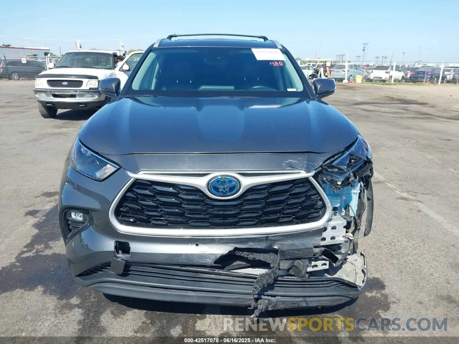 12 Photograph of a damaged car 5TDGARAH1NS516618 TOYOTA HIGHLANDER 2022