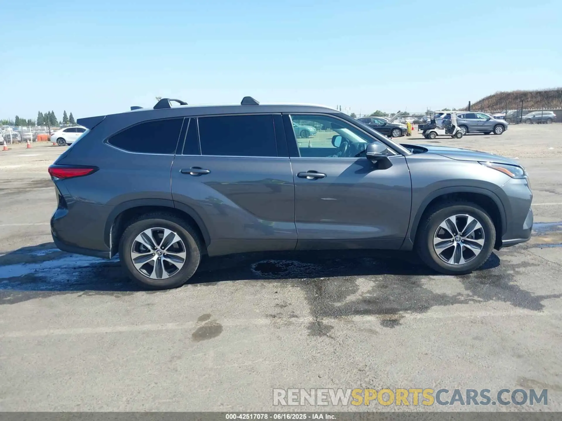 13 Photograph of a damaged car 5TDGARAH1NS516618 TOYOTA HIGHLANDER 2022