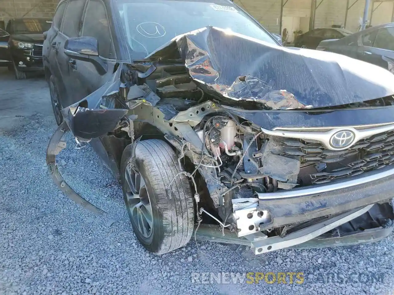 9 Photograph of a damaged car 5TDGARAH2NS510181 TOYOTA HIGHLANDER 2022