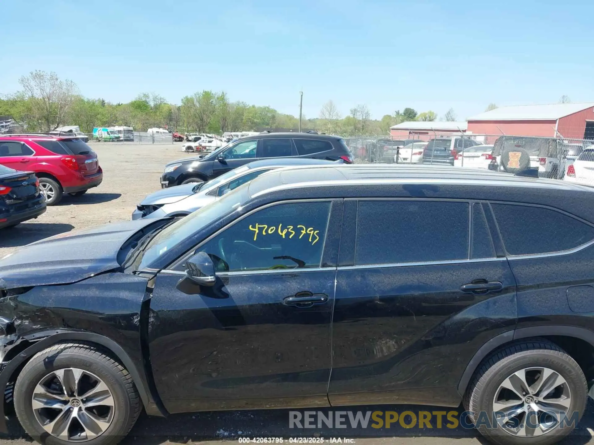 14 Photograph of a damaged car 5TDGARAH3NS510285 TOYOTA HIGHLANDER 2022