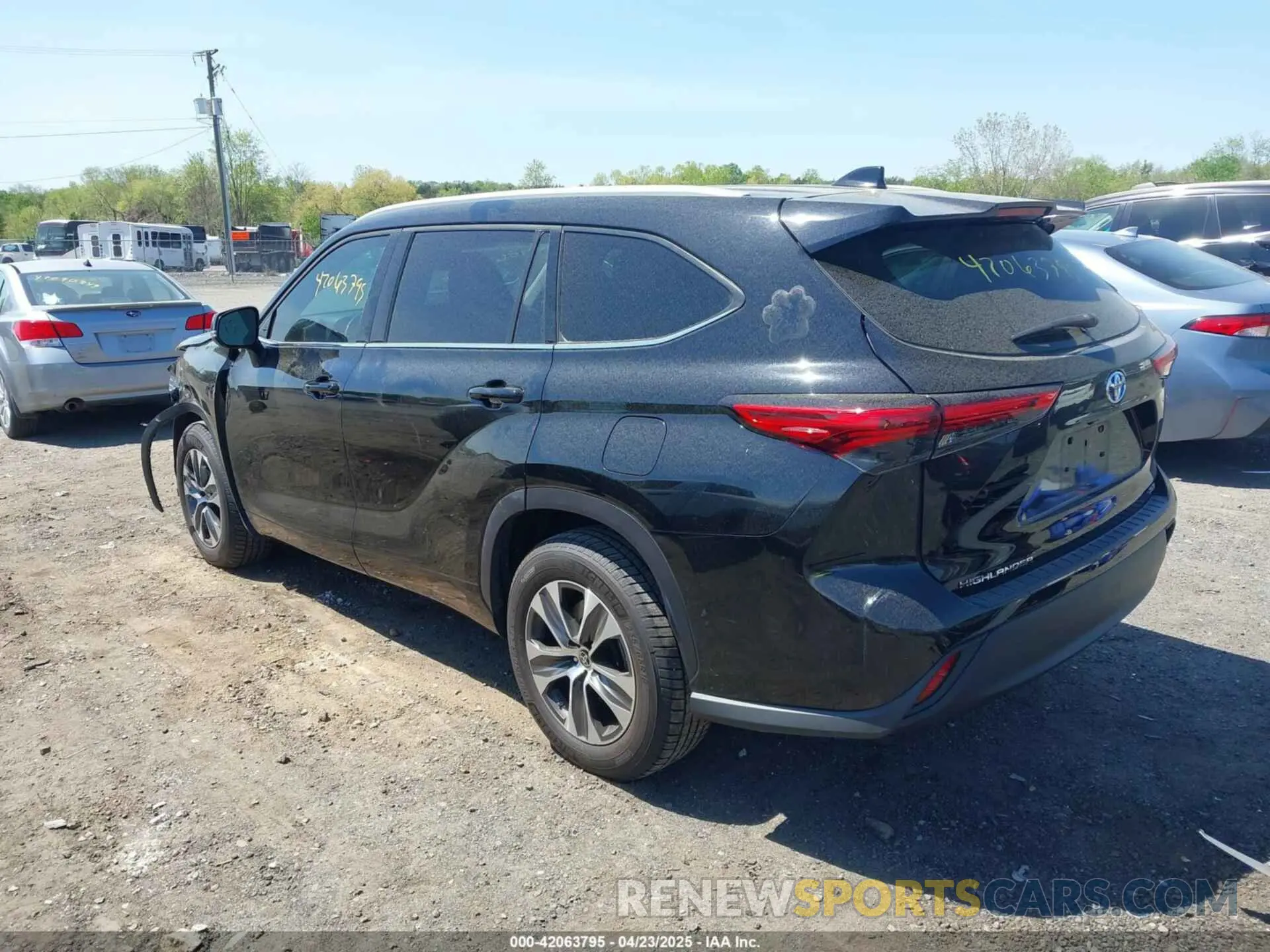 3 Photograph of a damaged car 5TDGARAH3NS510285 TOYOTA HIGHLANDER 2022