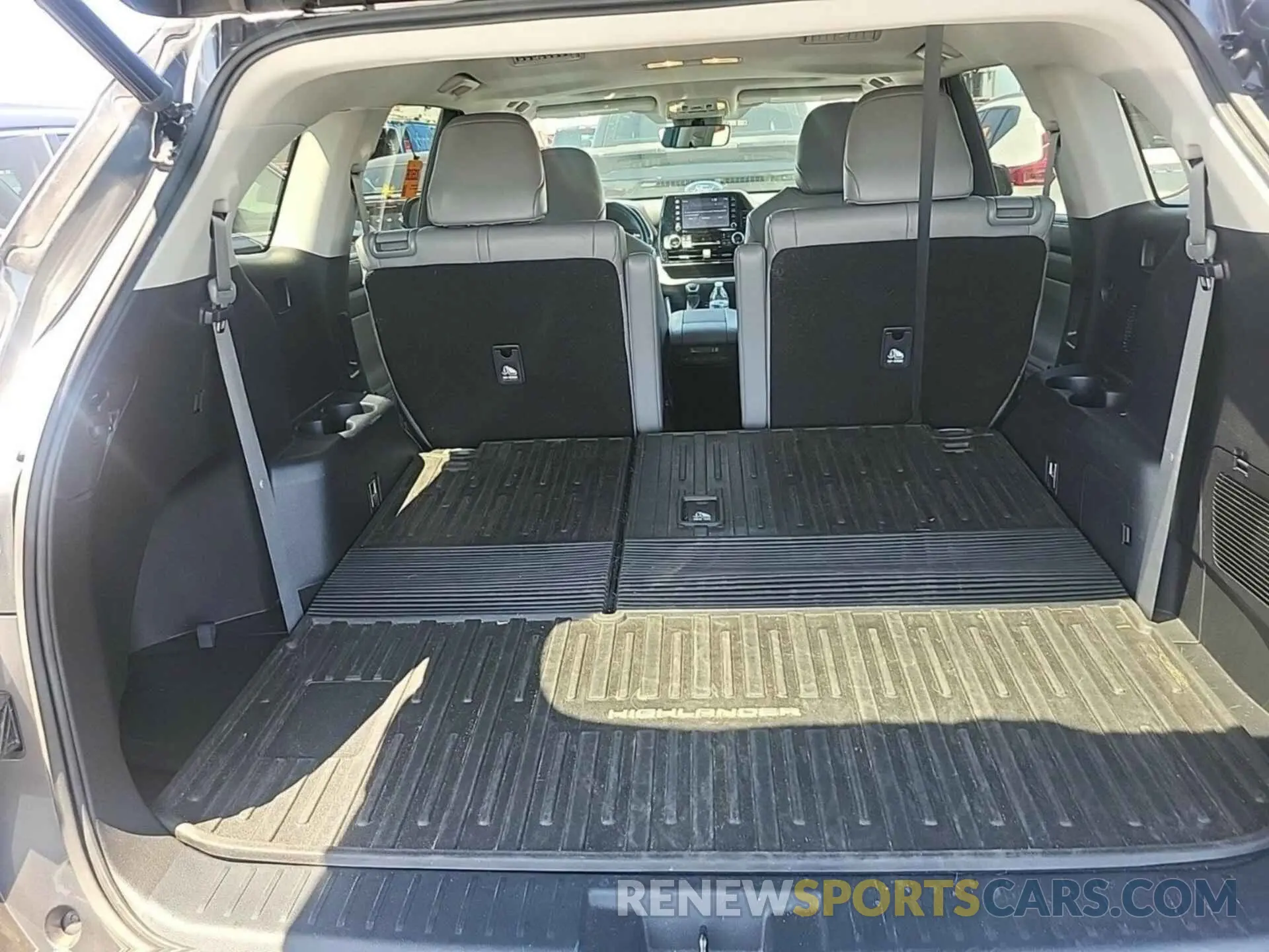 2 Photograph of a damaged car 5TDGARAH4NS511719 TOYOTA HIGHLANDER 2022