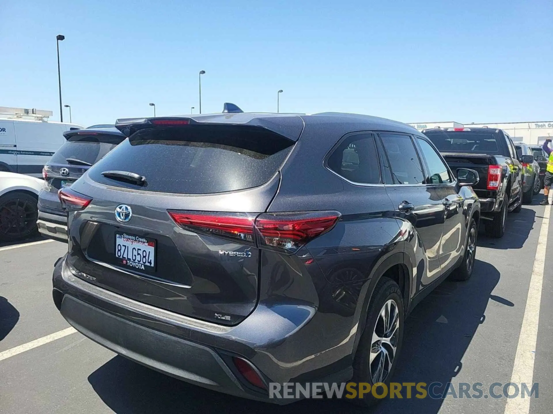 4 Photograph of a damaged car 5TDGARAH4NS511719 TOYOTA HIGHLANDER 2022