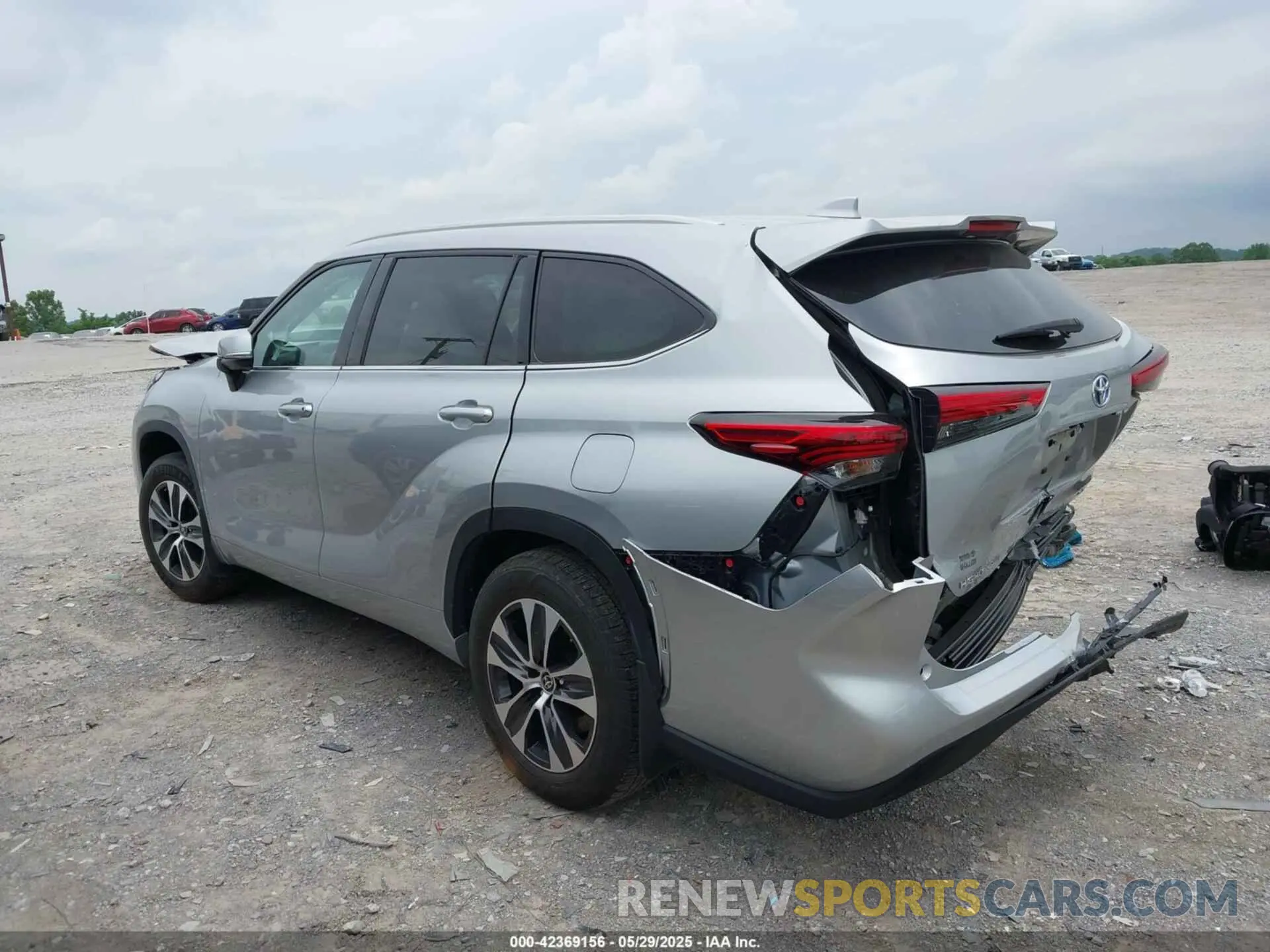13 Photograph of a damaged car 5TDGARAH4NS511980 TOYOTA HIGHLANDER 2022