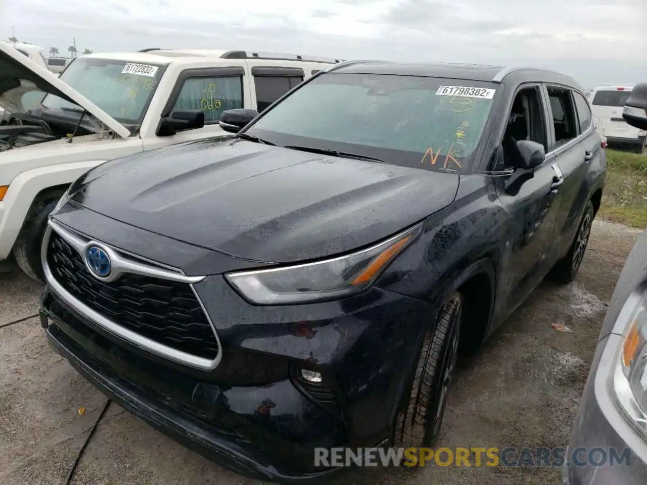 2 Photograph of a damaged car 5TDGARAH5NS512751 TOYOTA HIGHLANDER 2022