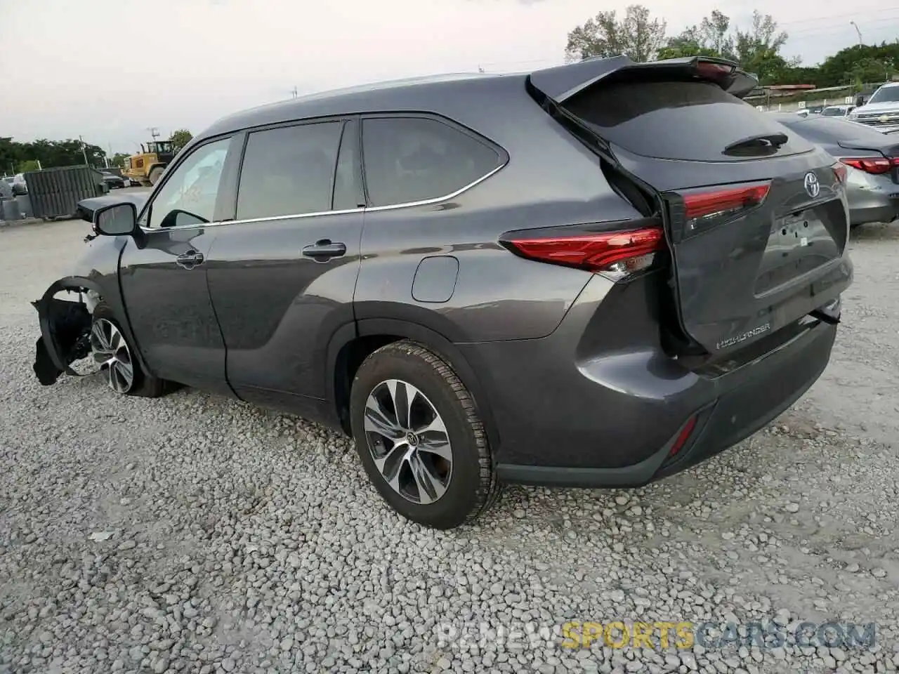 2 Photograph of a damaged car 5TDGARAH5NS512829 TOYOTA HIGHLANDER 2022