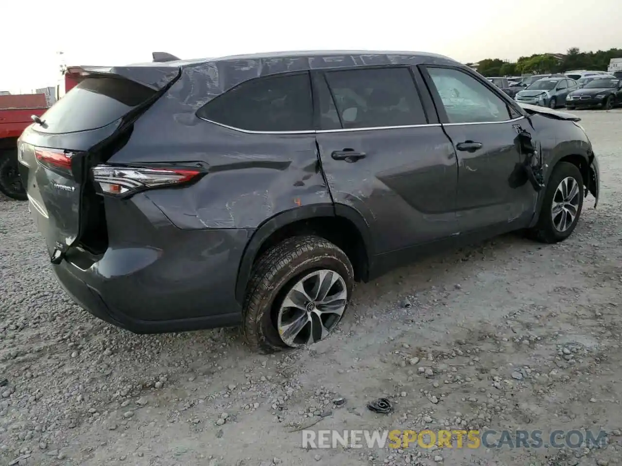 3 Photograph of a damaged car 5TDGARAH5NS512829 TOYOTA HIGHLANDER 2022