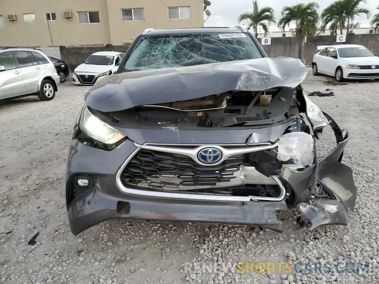 5 Photograph of a damaged car 5TDGARAH5NS512829 TOYOTA HIGHLANDER 2022