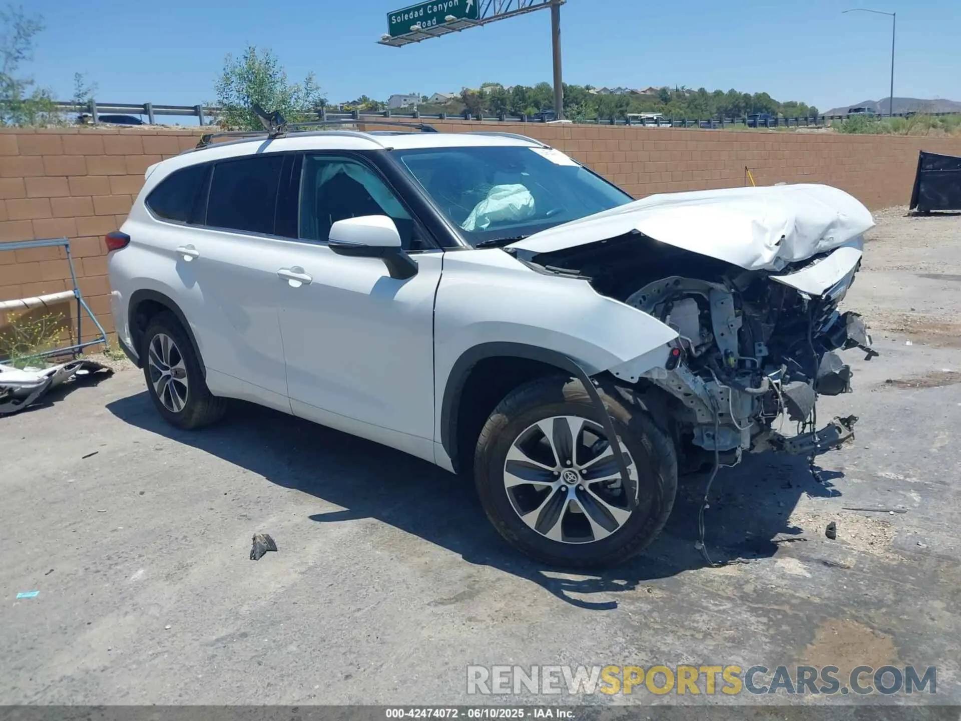 1 Photograph of a damaged car 5TDGARAH8NS514686 TOYOTA HIGHLANDER 2022