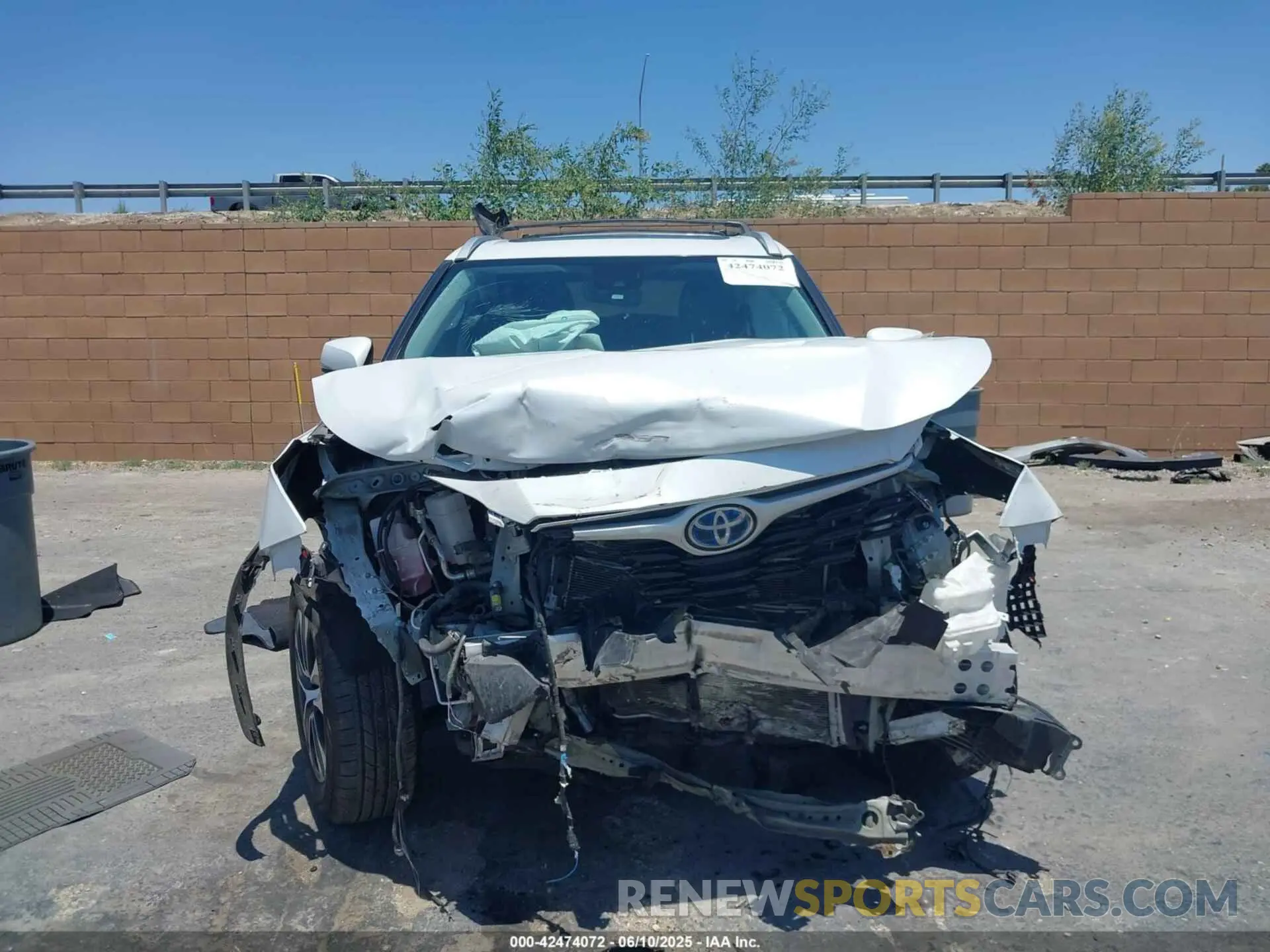 12 Photograph of a damaged car 5TDGARAH8NS514686 TOYOTA HIGHLANDER 2022