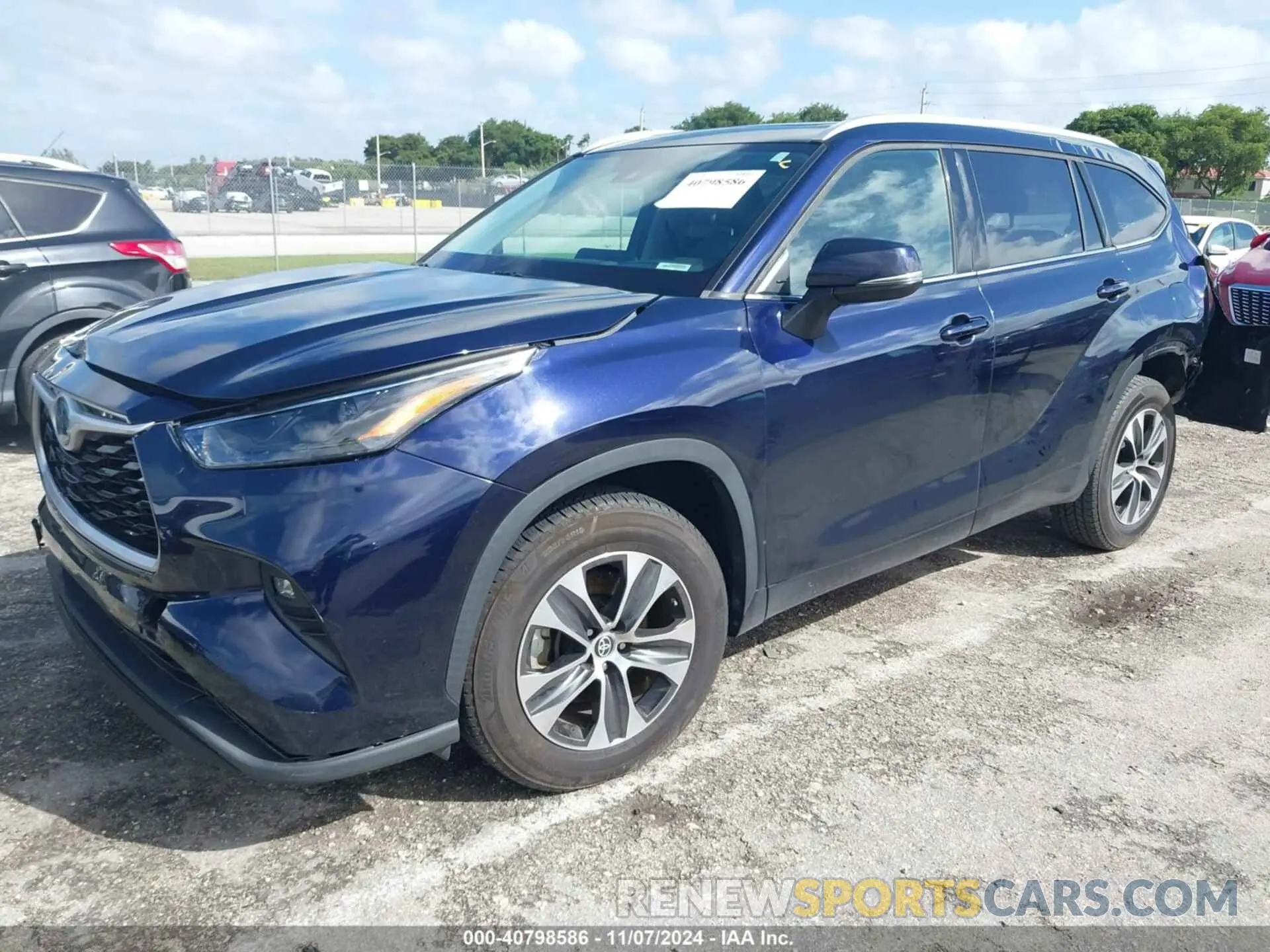 2 Photograph of a damaged car 5TDGARAHXNS510042 TOYOTA HIGHLANDER 2022