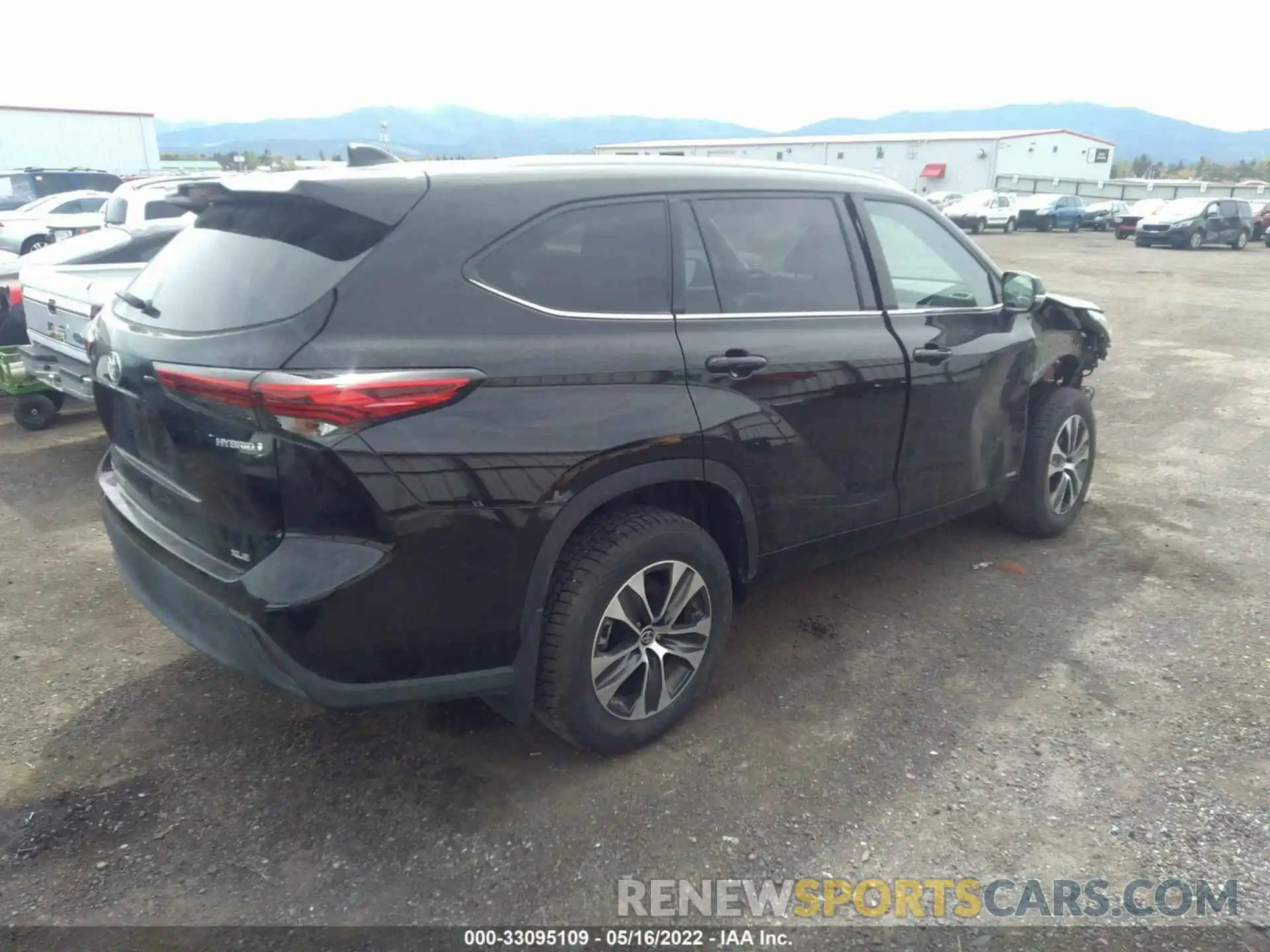 4 Photograph of a damaged car 5TDGBRCH0NS075266 TOYOTA HIGHLANDER 2022