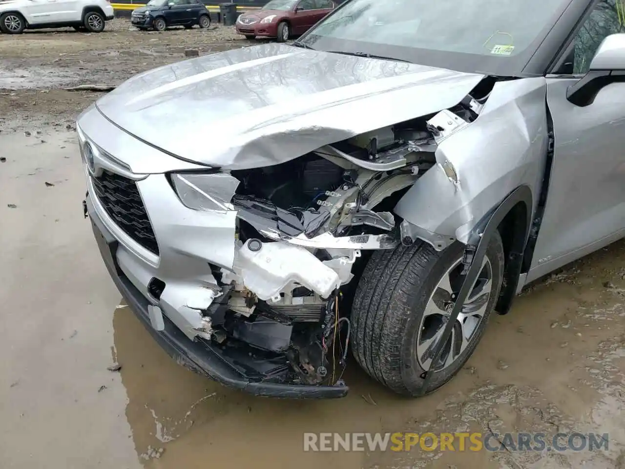 9 Photograph of a damaged car 5TDGBRCH0NS539687 TOYOTA HIGHLANDER 2022