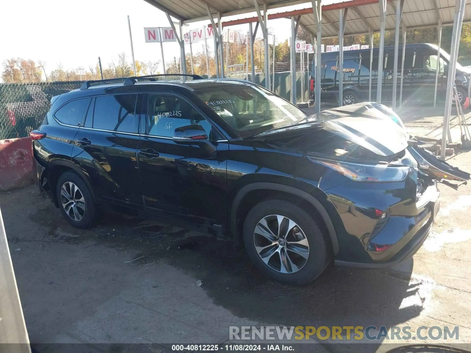 13 Photograph of a damaged car 5TDGBRCH2NS545538 TOYOTA HIGHLANDER 2022