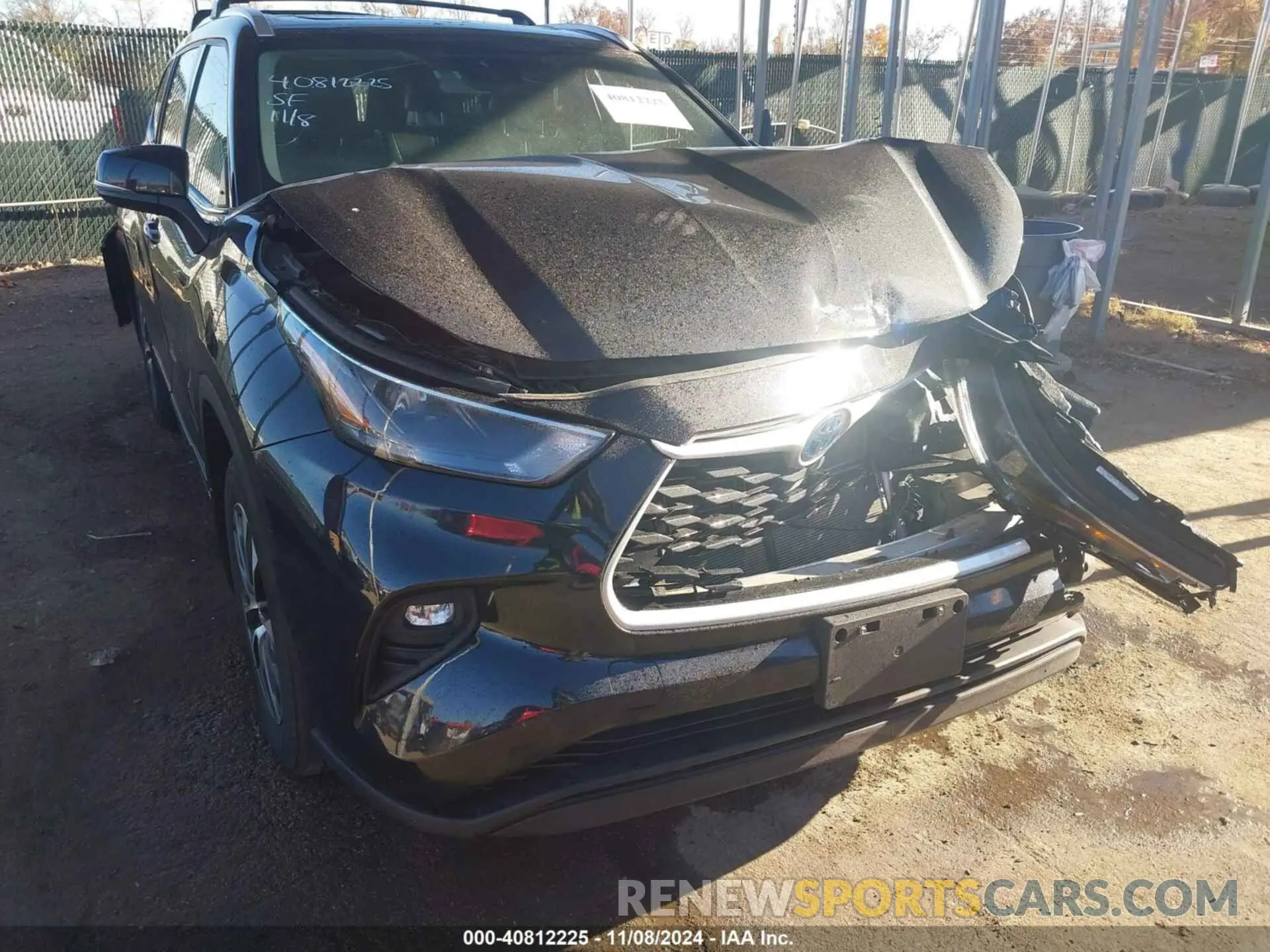 18 Photograph of a damaged car 5TDGBRCH2NS545538 TOYOTA HIGHLANDER 2022