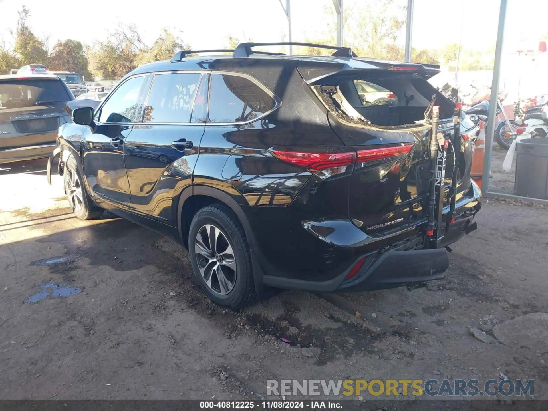 3 Photograph of a damaged car 5TDGBRCH2NS545538 TOYOTA HIGHLANDER 2022