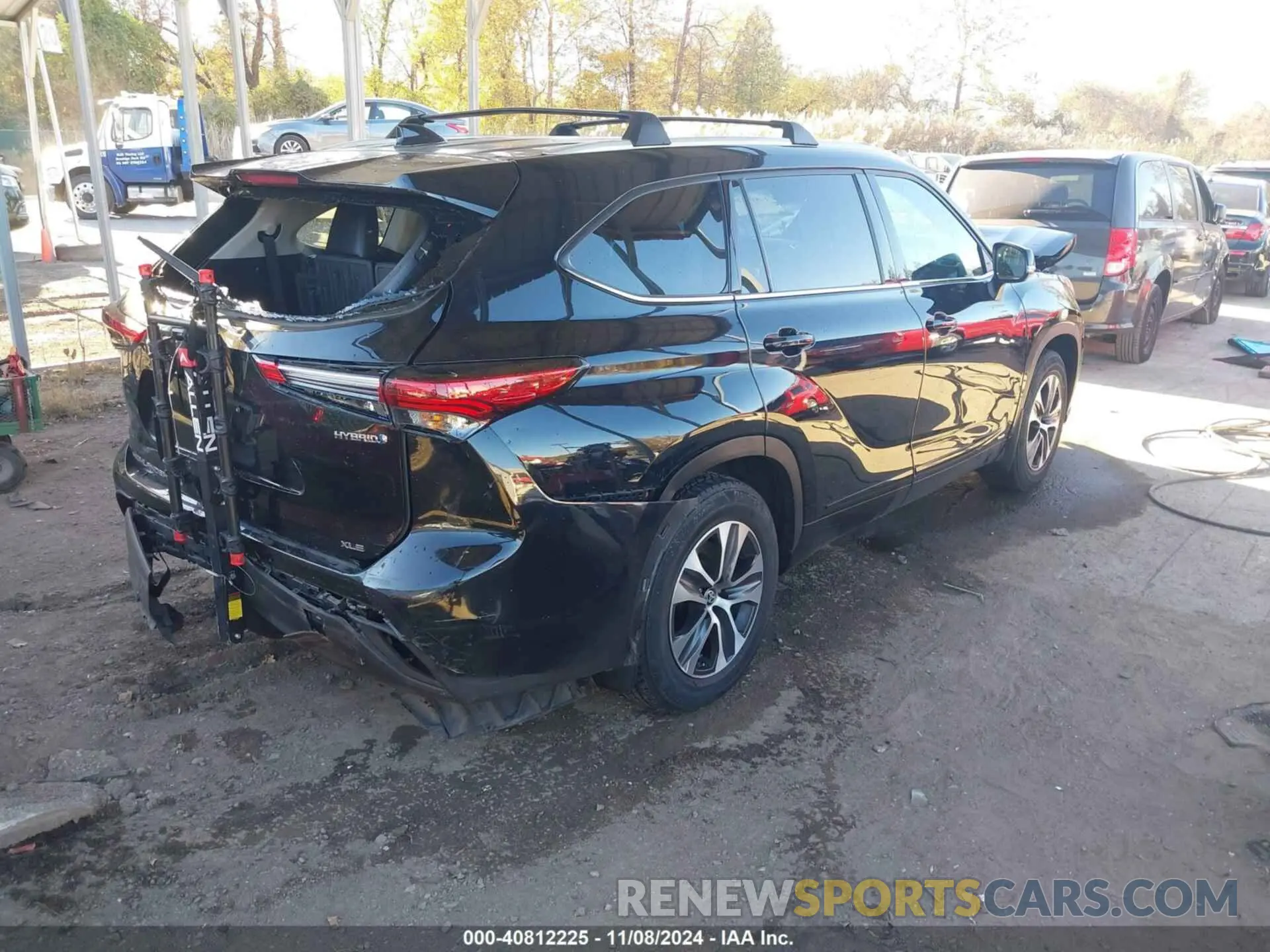 4 Photograph of a damaged car 5TDGBRCH2NS545538 TOYOTA HIGHLANDER 2022
