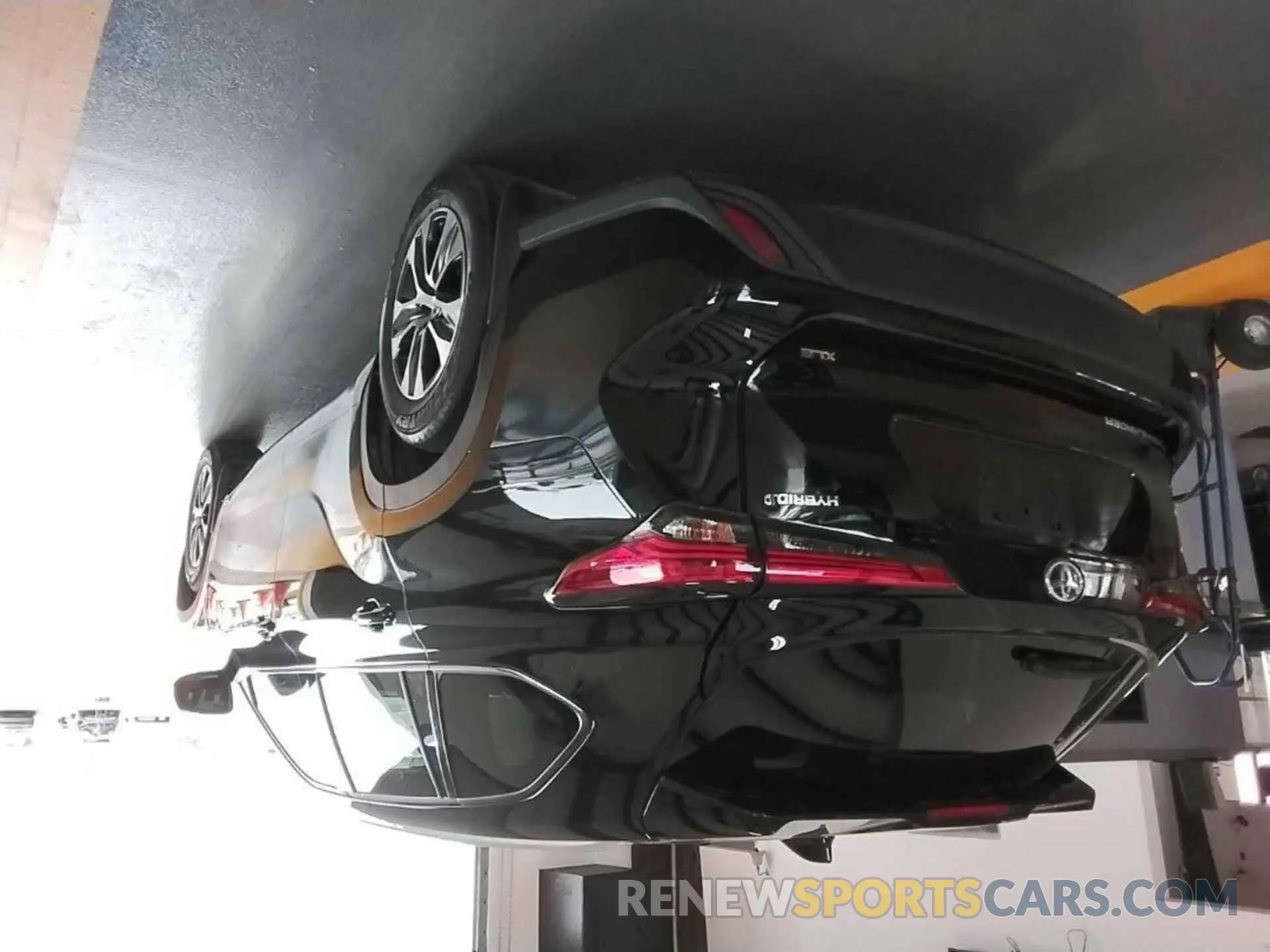 10 Photograph of a damaged car 5TDGBRCH3NS544558 TOYOTA HIGHLANDER 2022