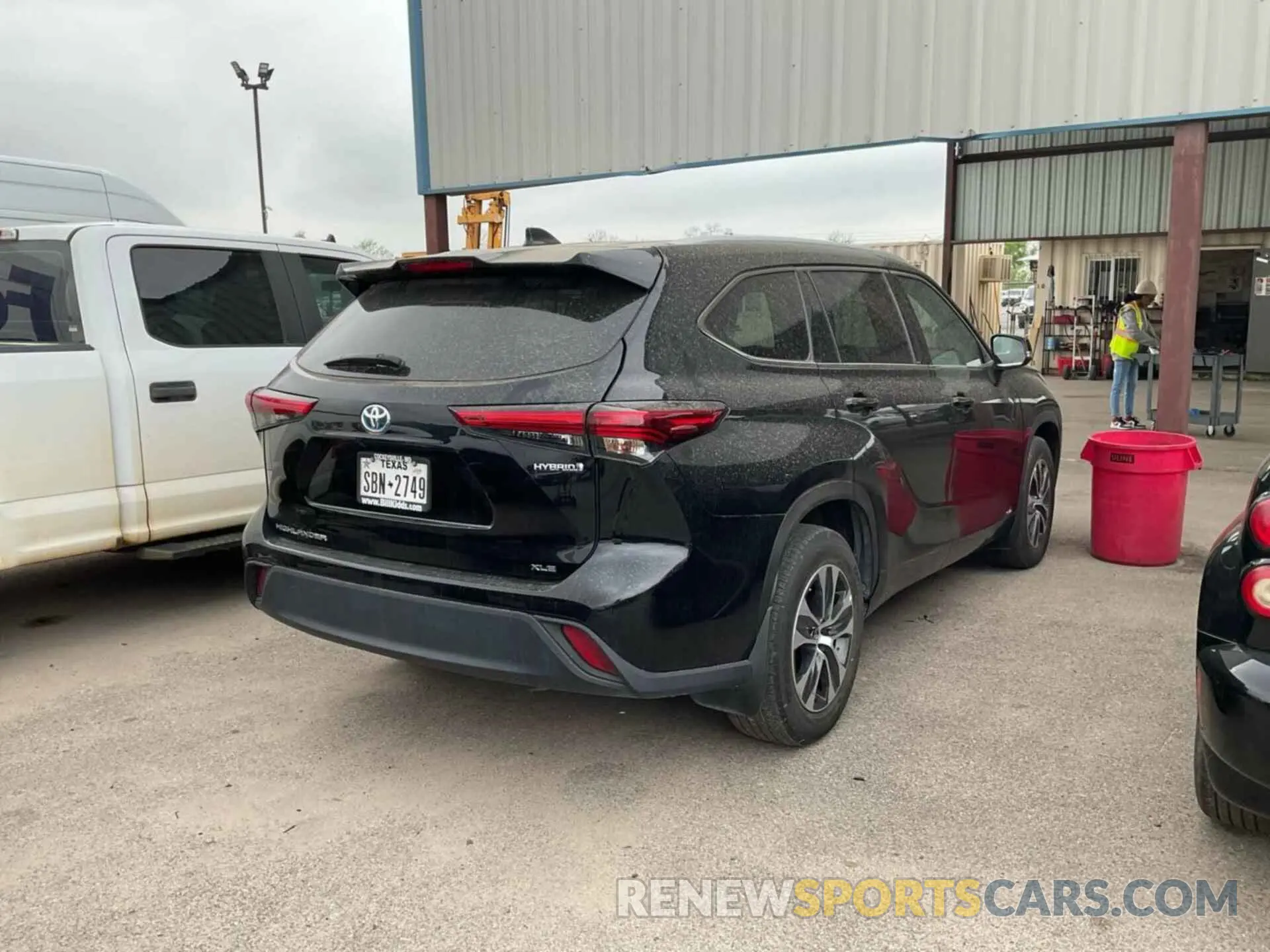 23 Photograph of a damaged car 5TDGBRCH3NS544558 TOYOTA HIGHLANDER 2022