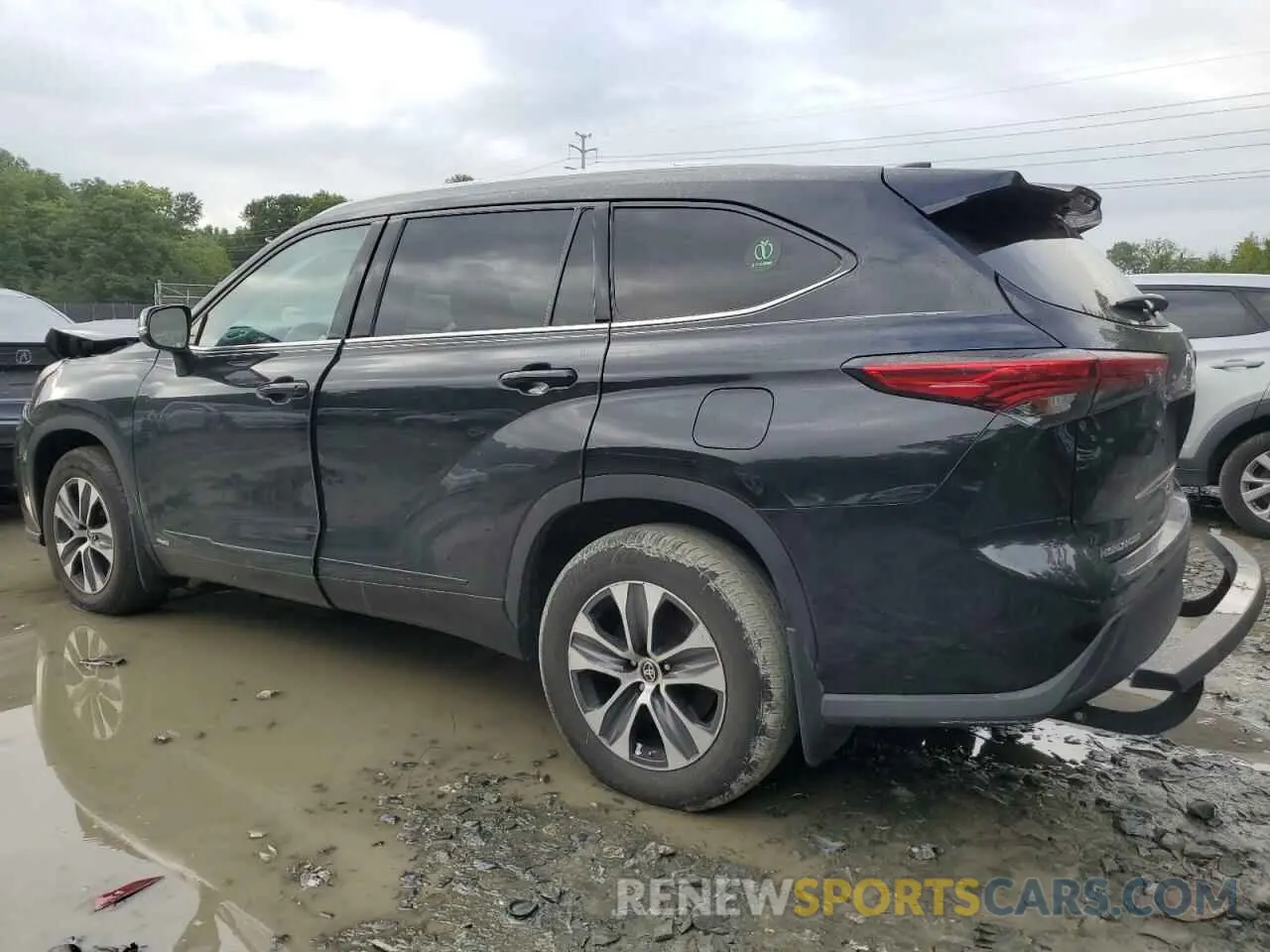 2 Photograph of a damaged car 5TDGBRCH3NS557505 TOYOTA HIGHLANDER 2022