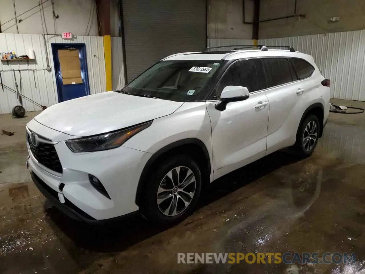 1 Photograph of a damaged car 5TDGBRCH4NS549235 TOYOTA HIGHLANDER 2022