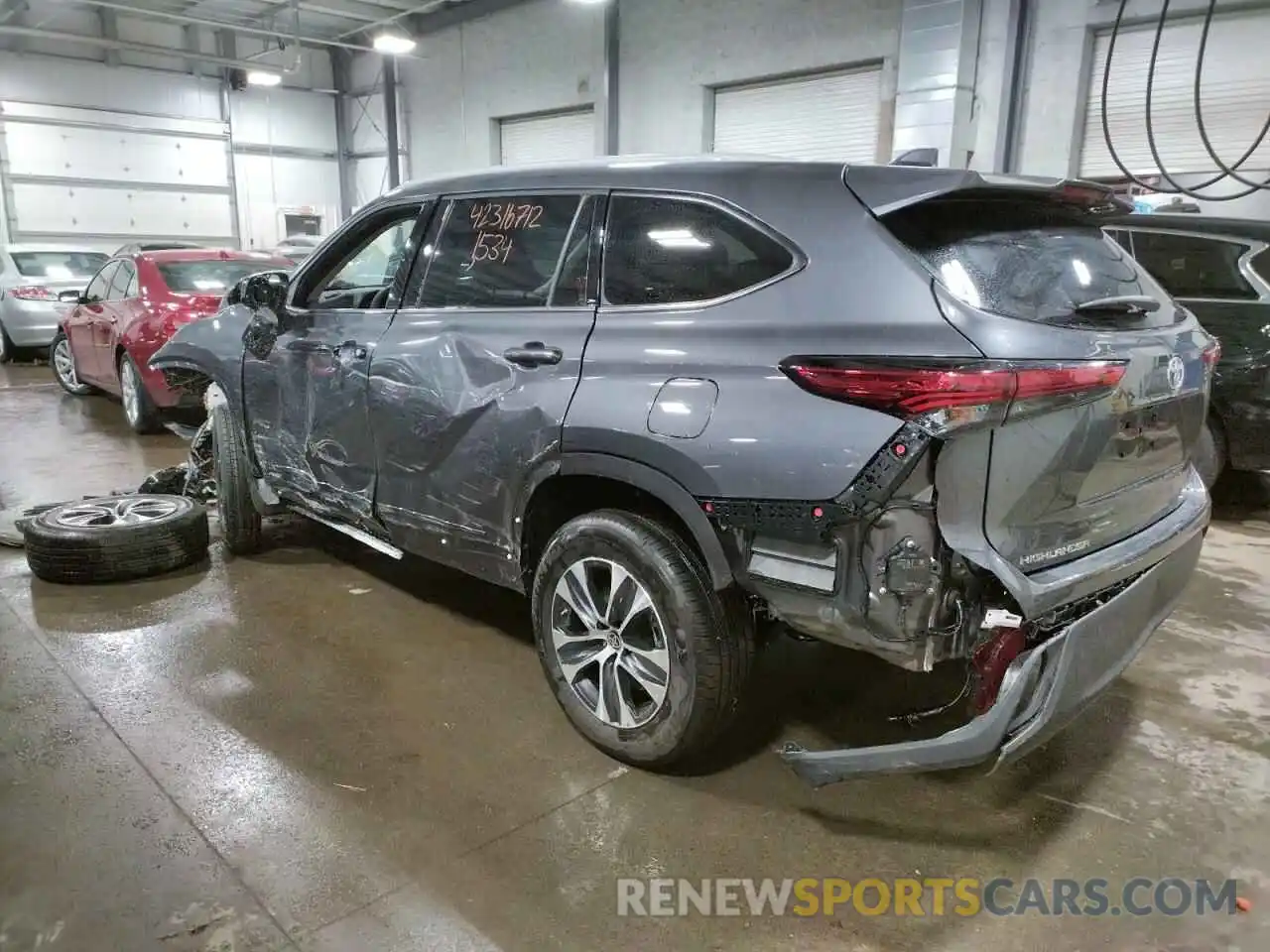 3 Photograph of a damaged car 5TDGBRCH4NS550286 TOYOTA HIGHLANDER 2022