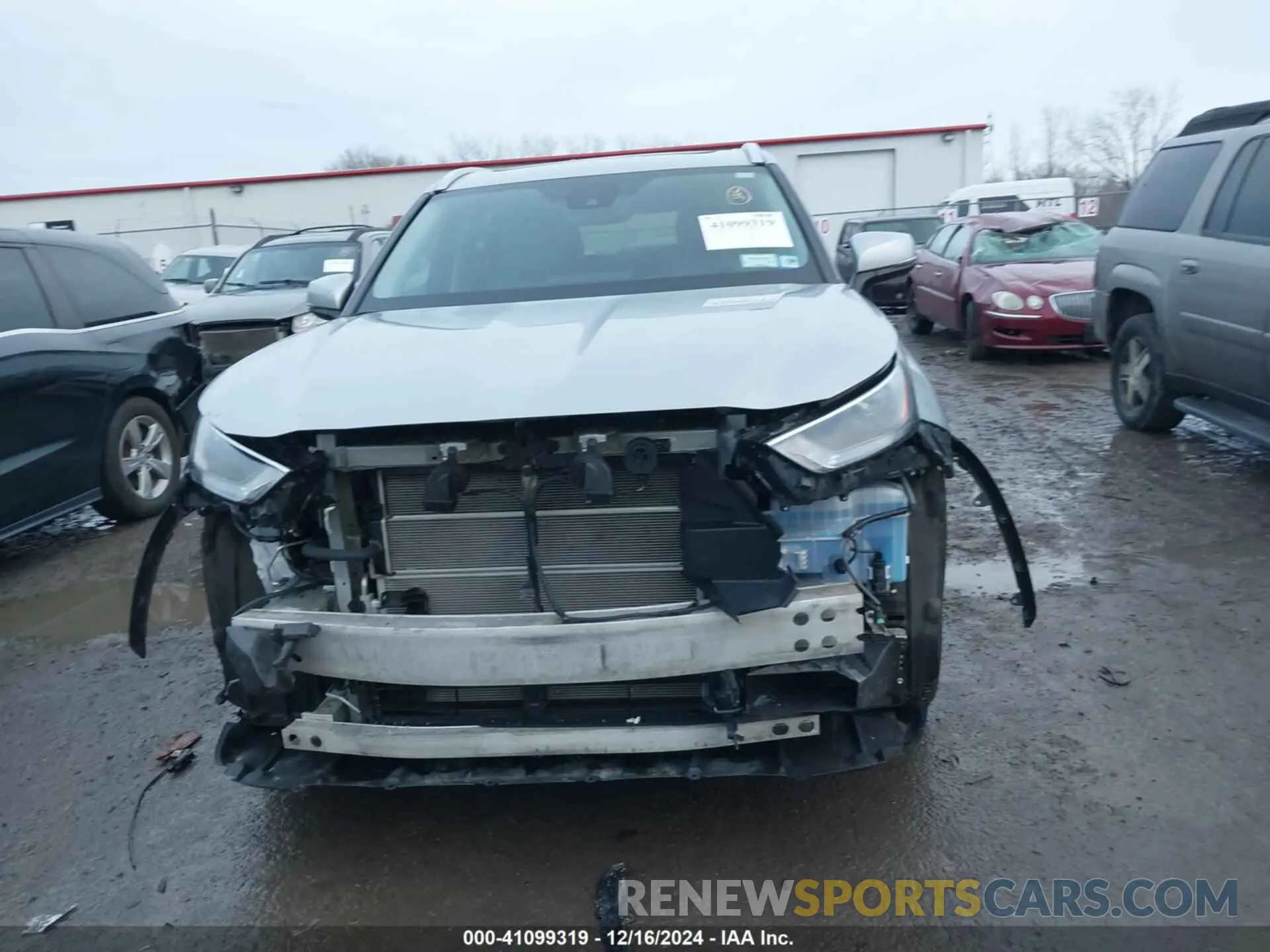 12 Photograph of a damaged car 5TDGBRCH5NS538129 TOYOTA HIGHLANDER 2022