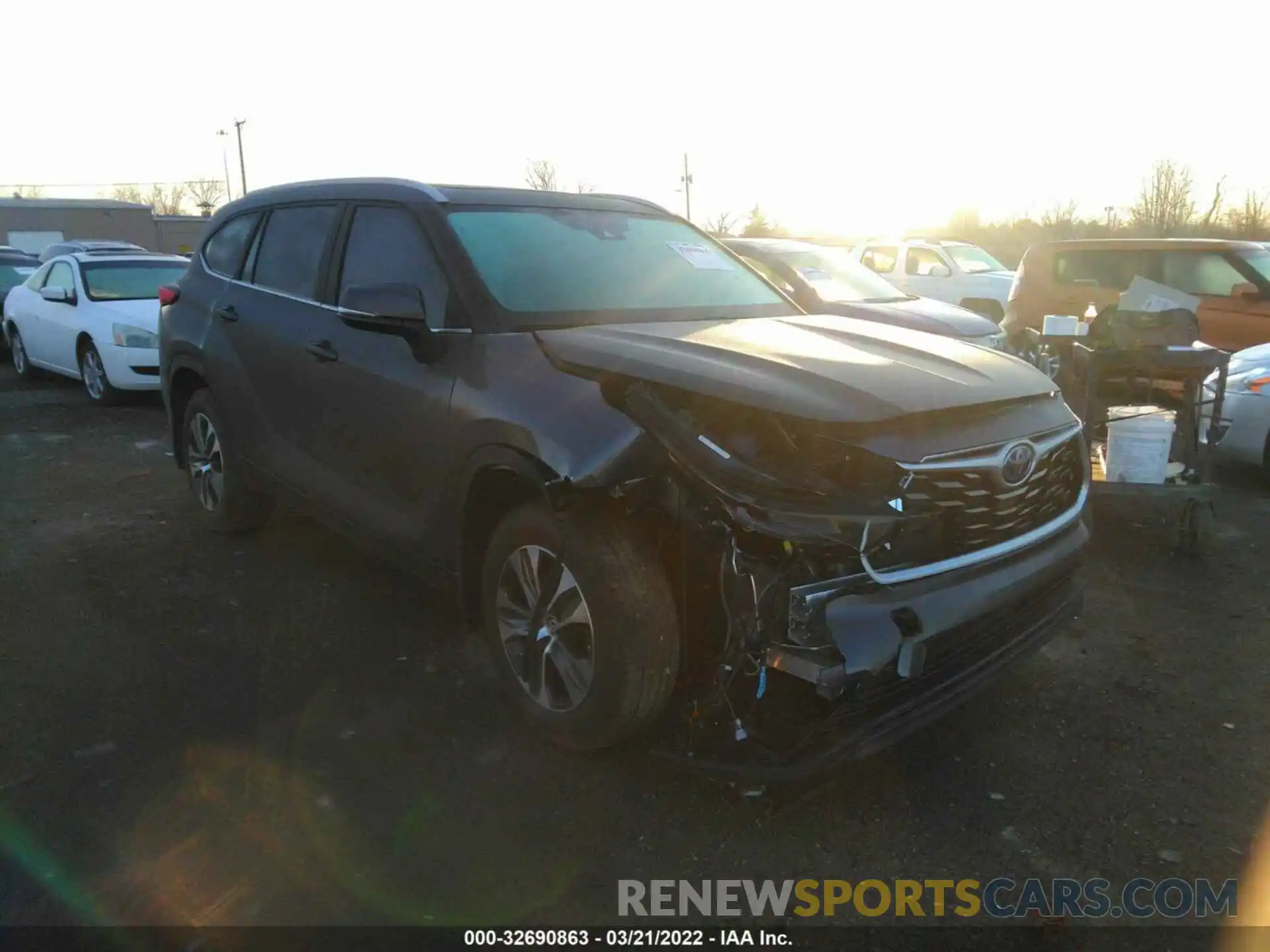 1 Photograph of a damaged car 5TDGBRCH7NS549651 TOYOTA HIGHLANDER 2022