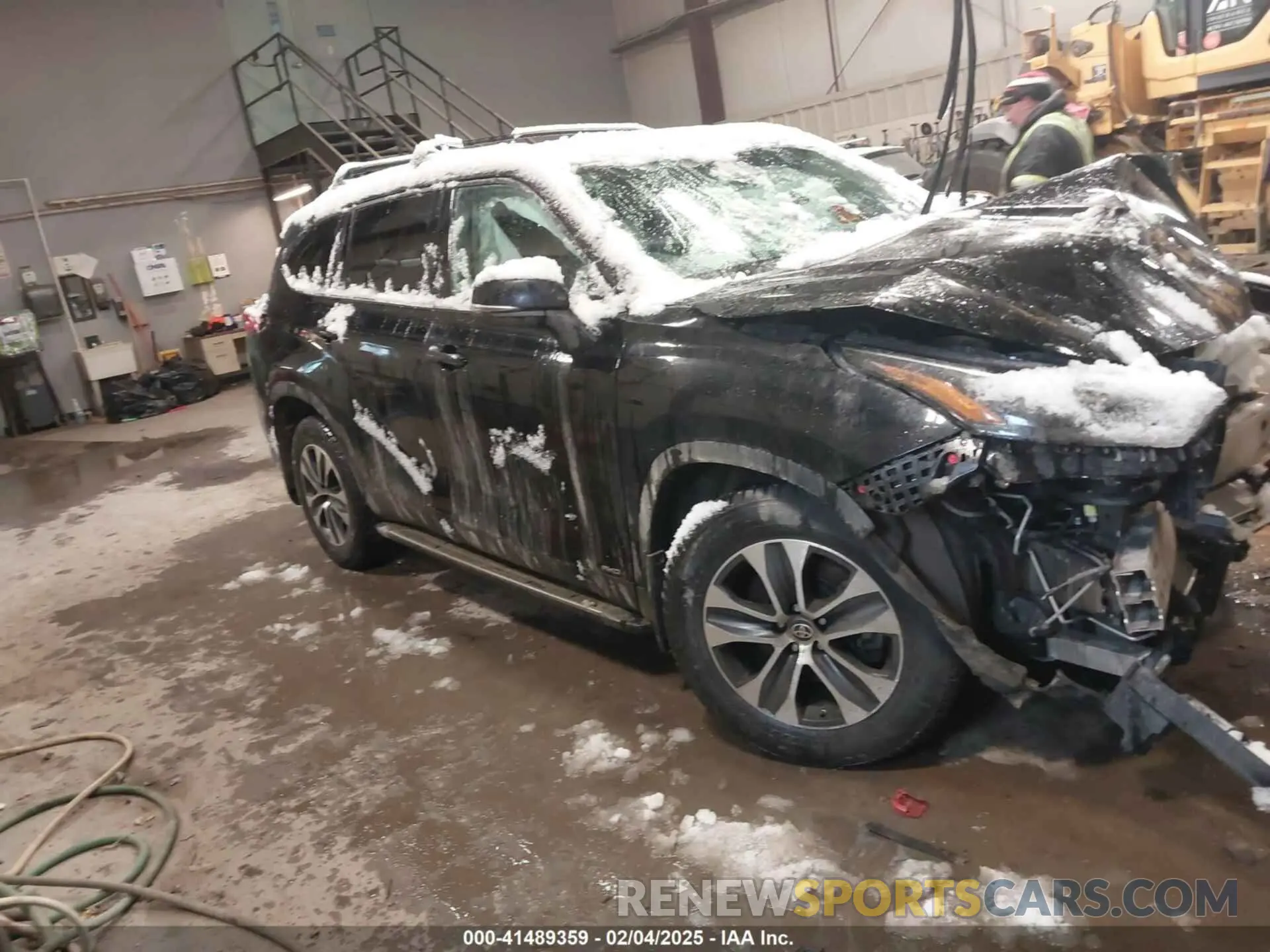 12 Photograph of a damaged car 5TDGBRCH9NS541406 TOYOTA HIGHLANDER 2022