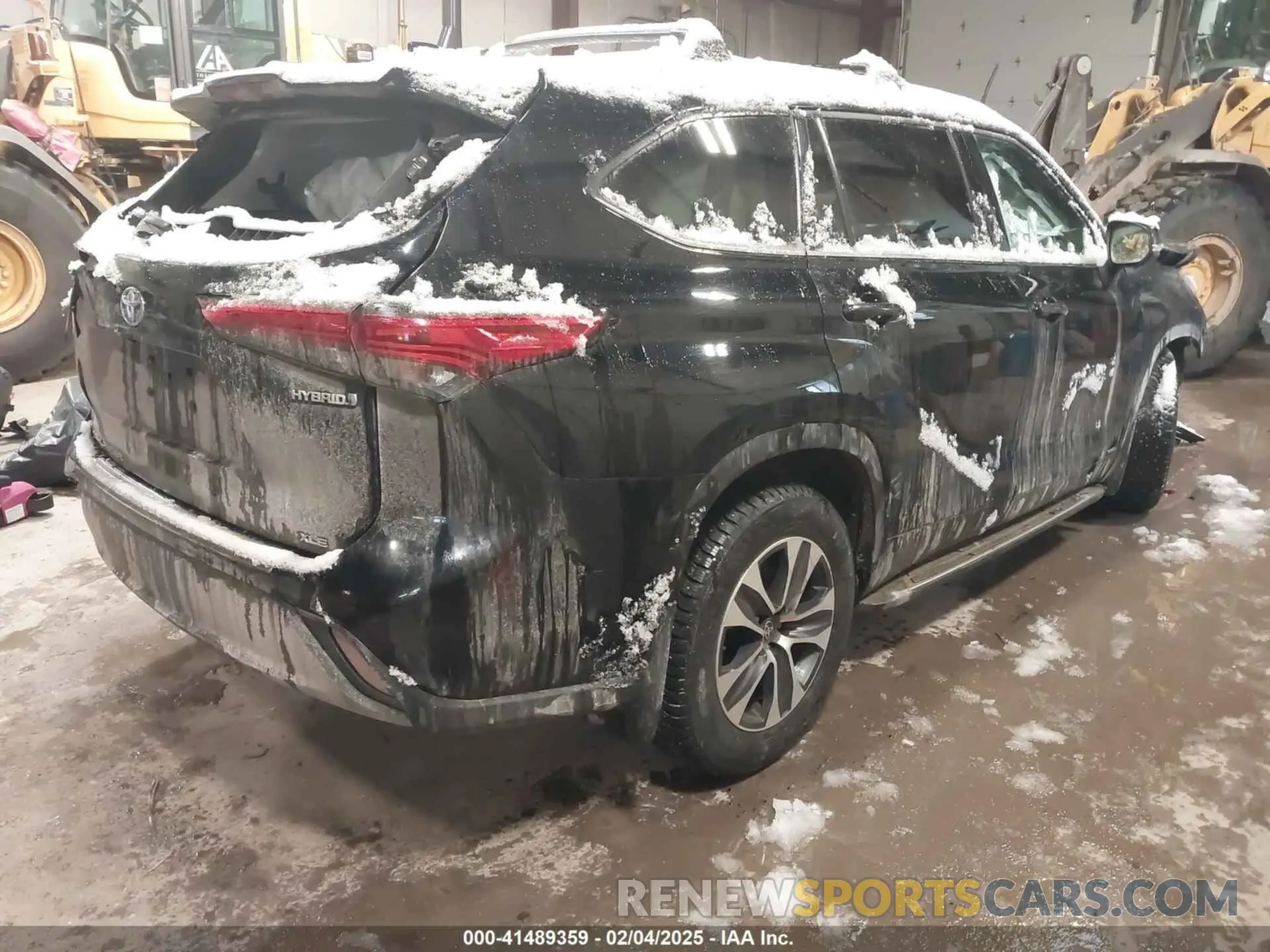 4 Photograph of a damaged car 5TDGBRCH9NS541406 TOYOTA HIGHLANDER 2022