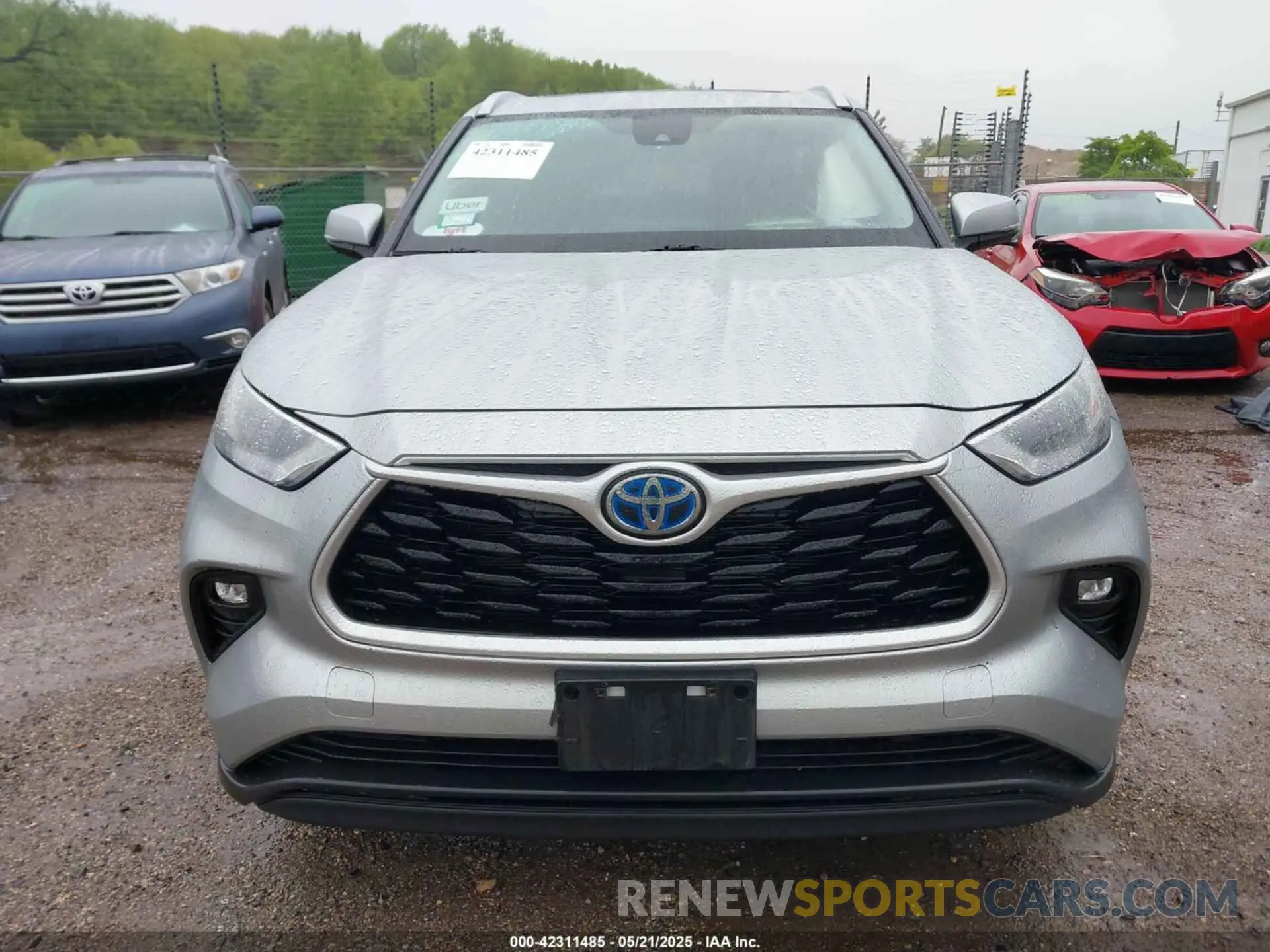 13 Photograph of a damaged car 5TDGBRCH9NS545990 TOYOTA HIGHLANDER 2022