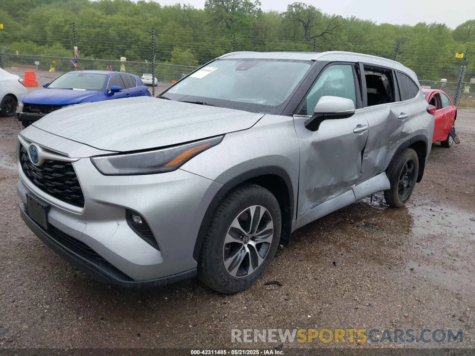 2 Photograph of a damaged car 5TDGBRCH9NS545990 TOYOTA HIGHLANDER 2022