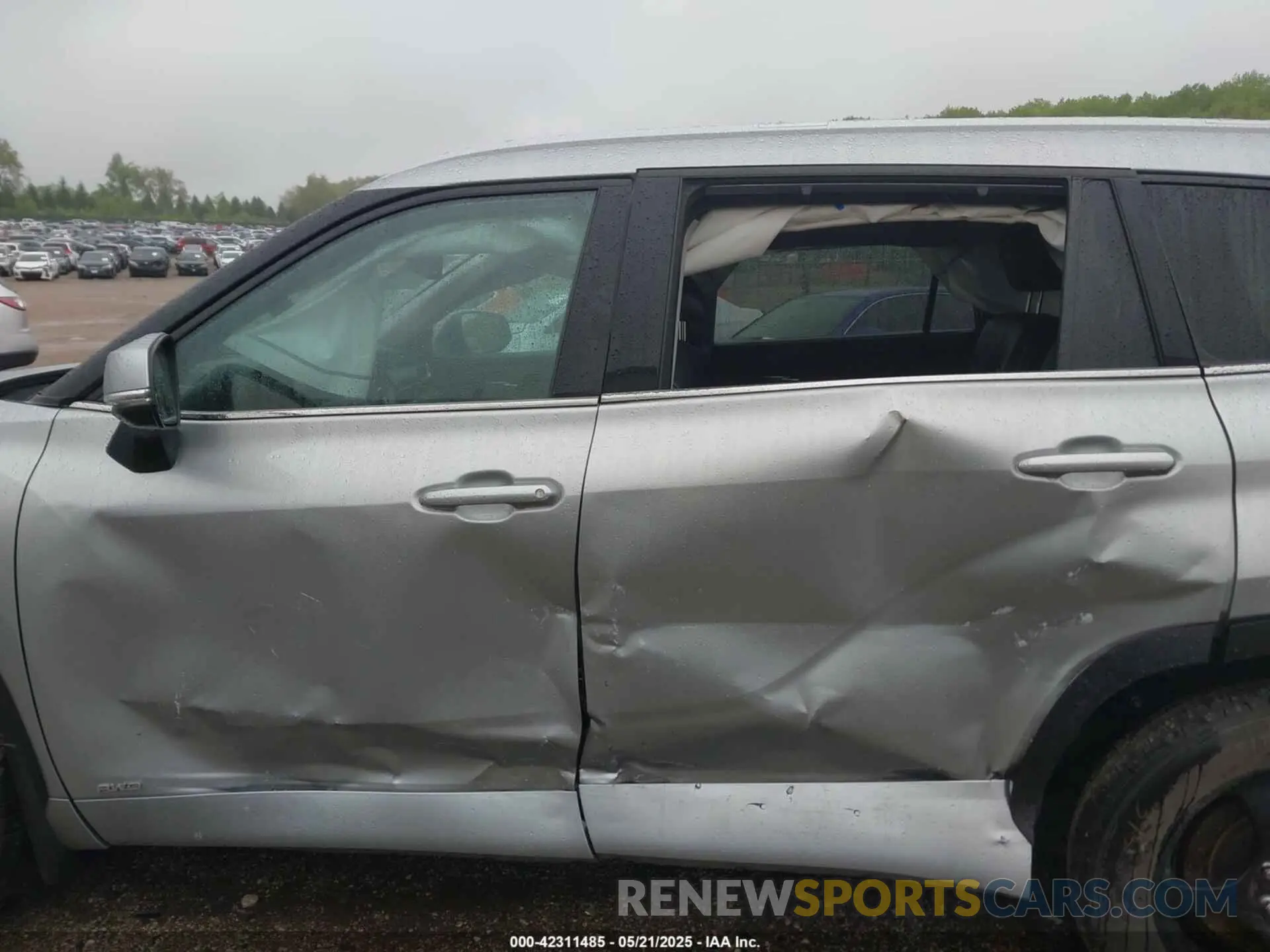 6 Photograph of a damaged car 5TDGBRCH9NS545990 TOYOTA HIGHLANDER 2022
