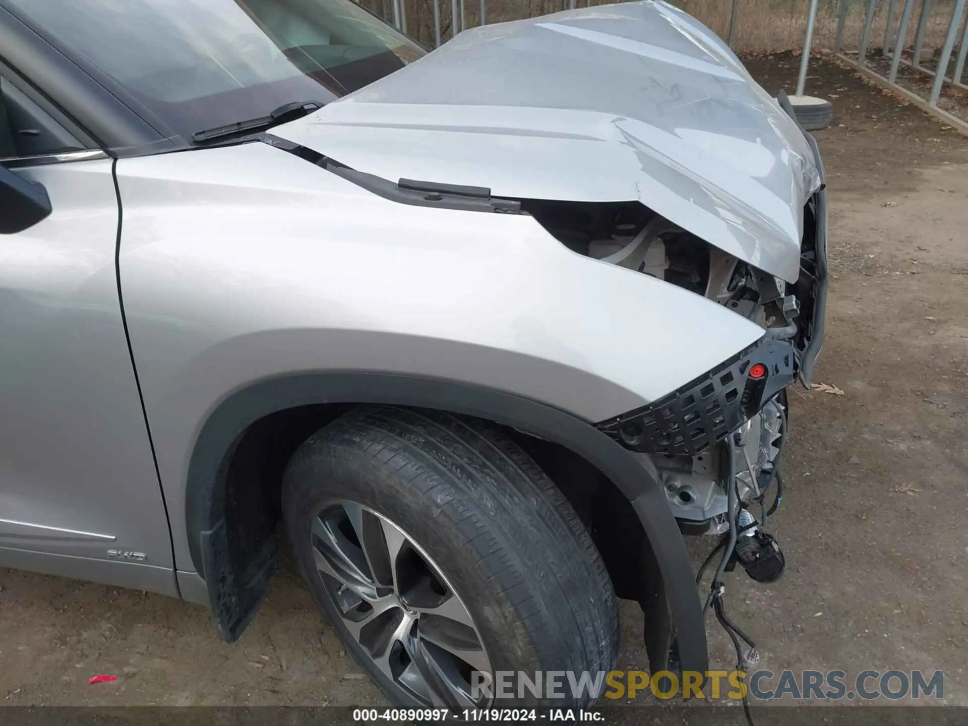 19 Photograph of a damaged car 5TDGBRCH9NS546735 TOYOTA HIGHLANDER 2022